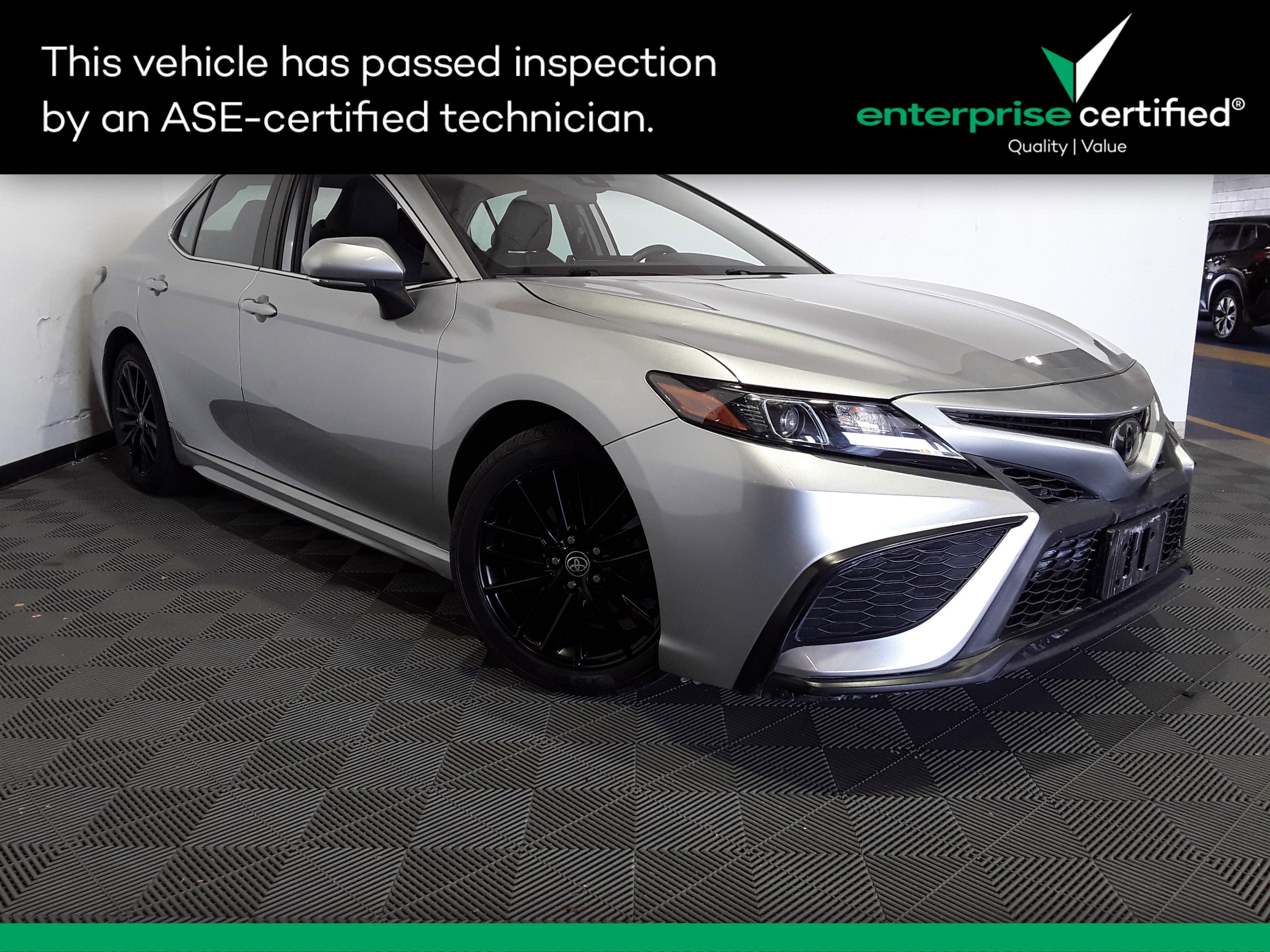 2022 Toyota Camry SE Auto