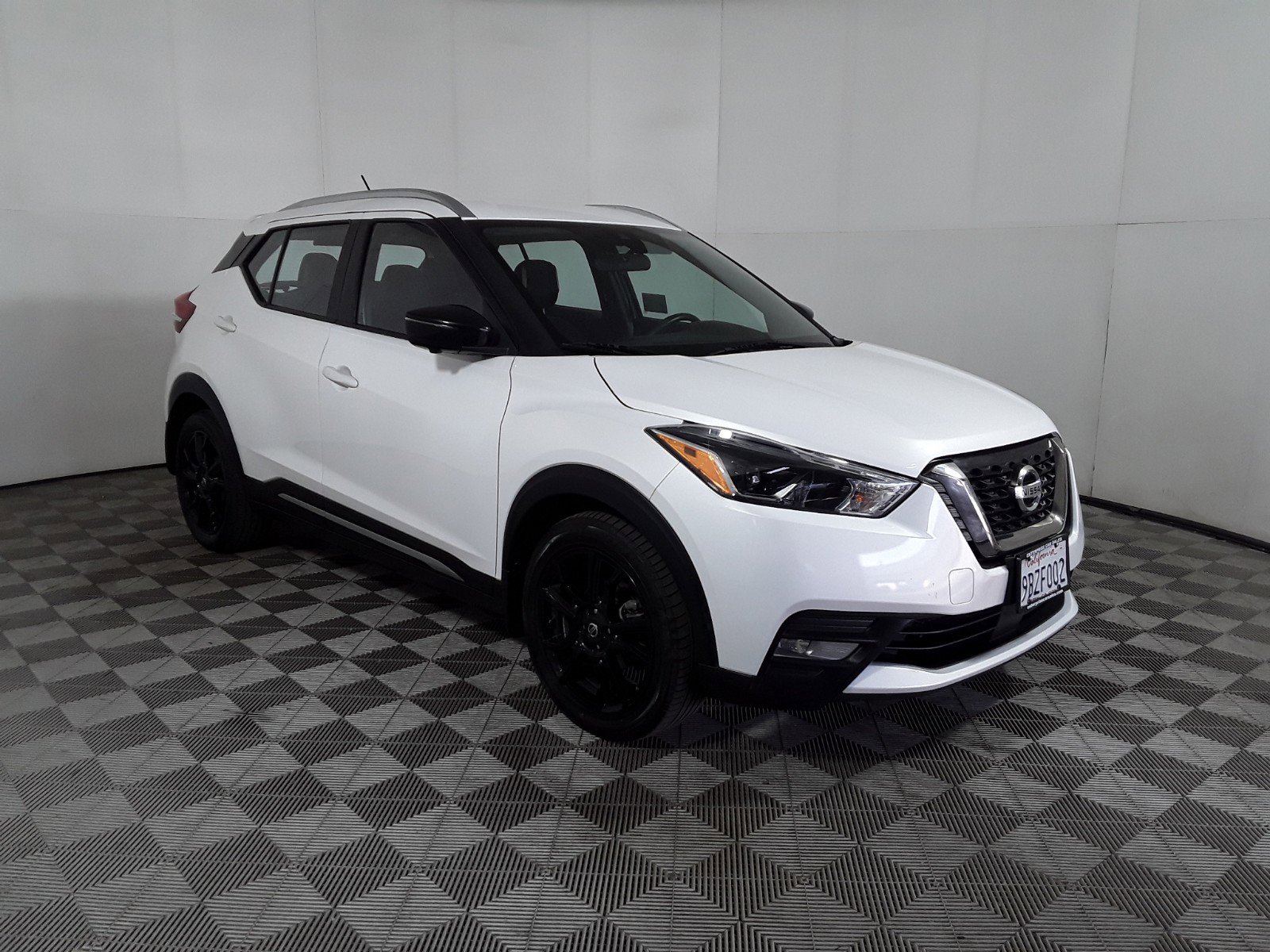 2020 Nissan Kicks SR FWD