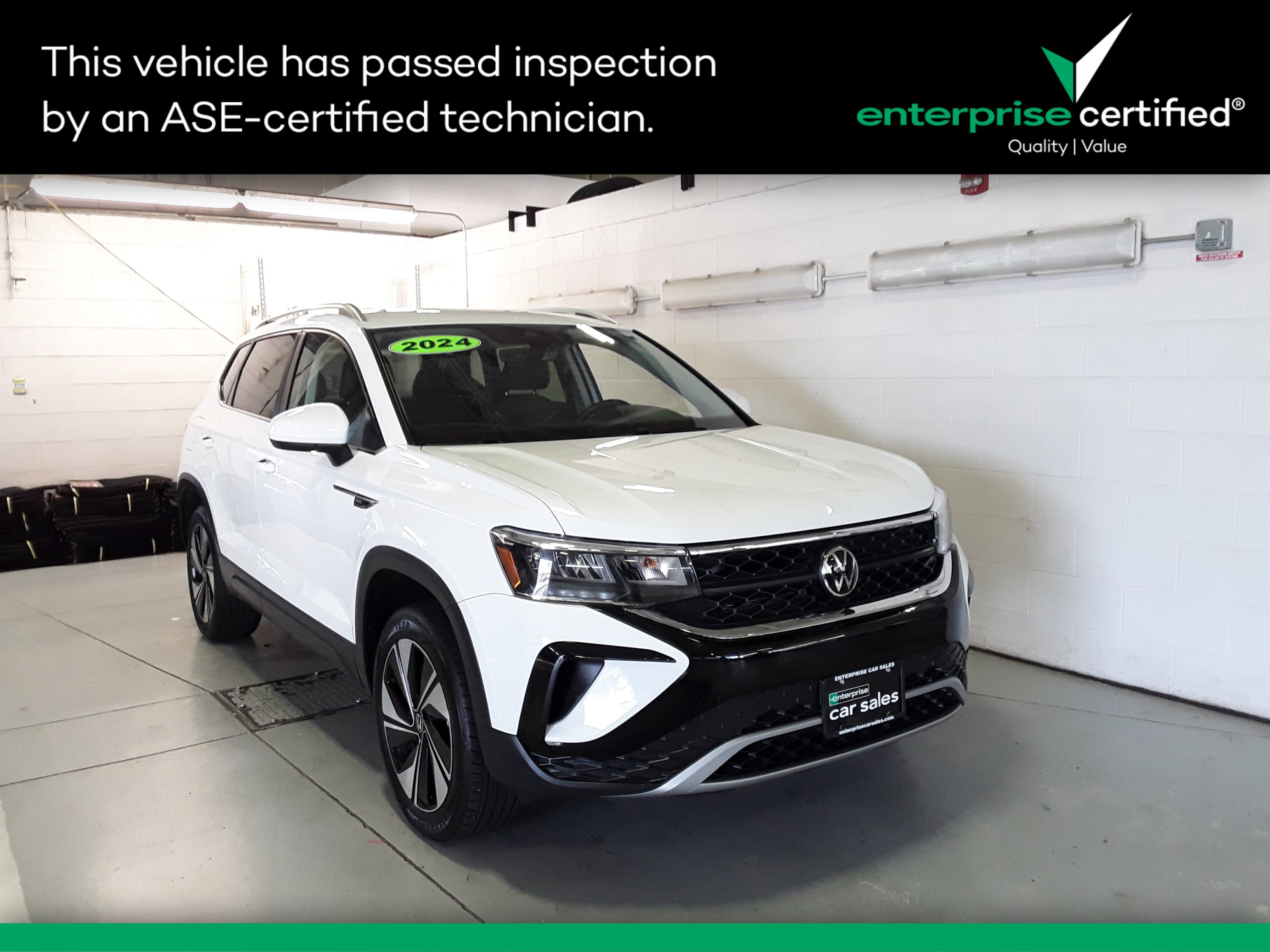 2024 Volkswagen Taos SE's photo