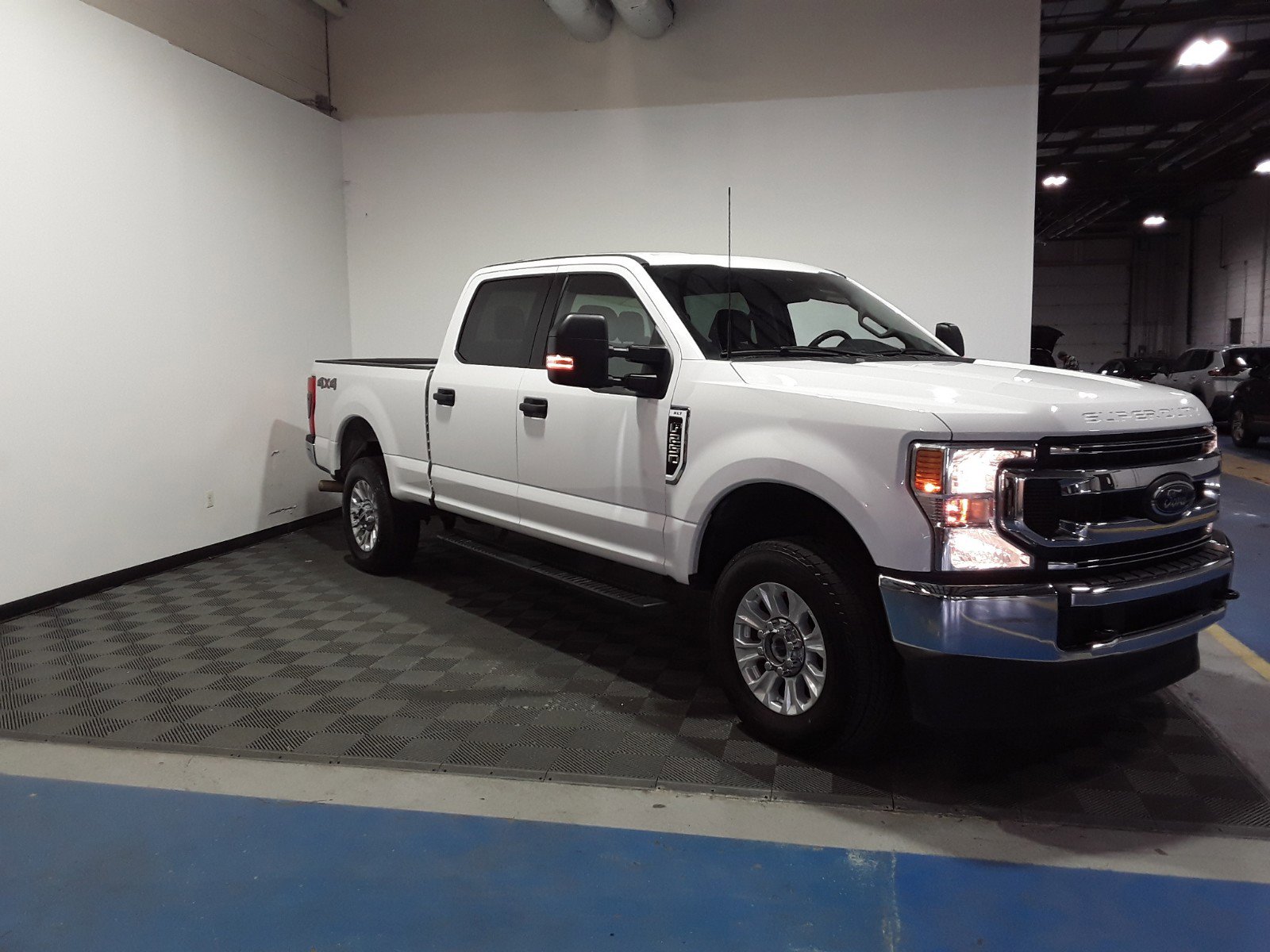 2022 Ford Super Duty F-250 SRW XLT 4WD Crew Cab 6.75' Box