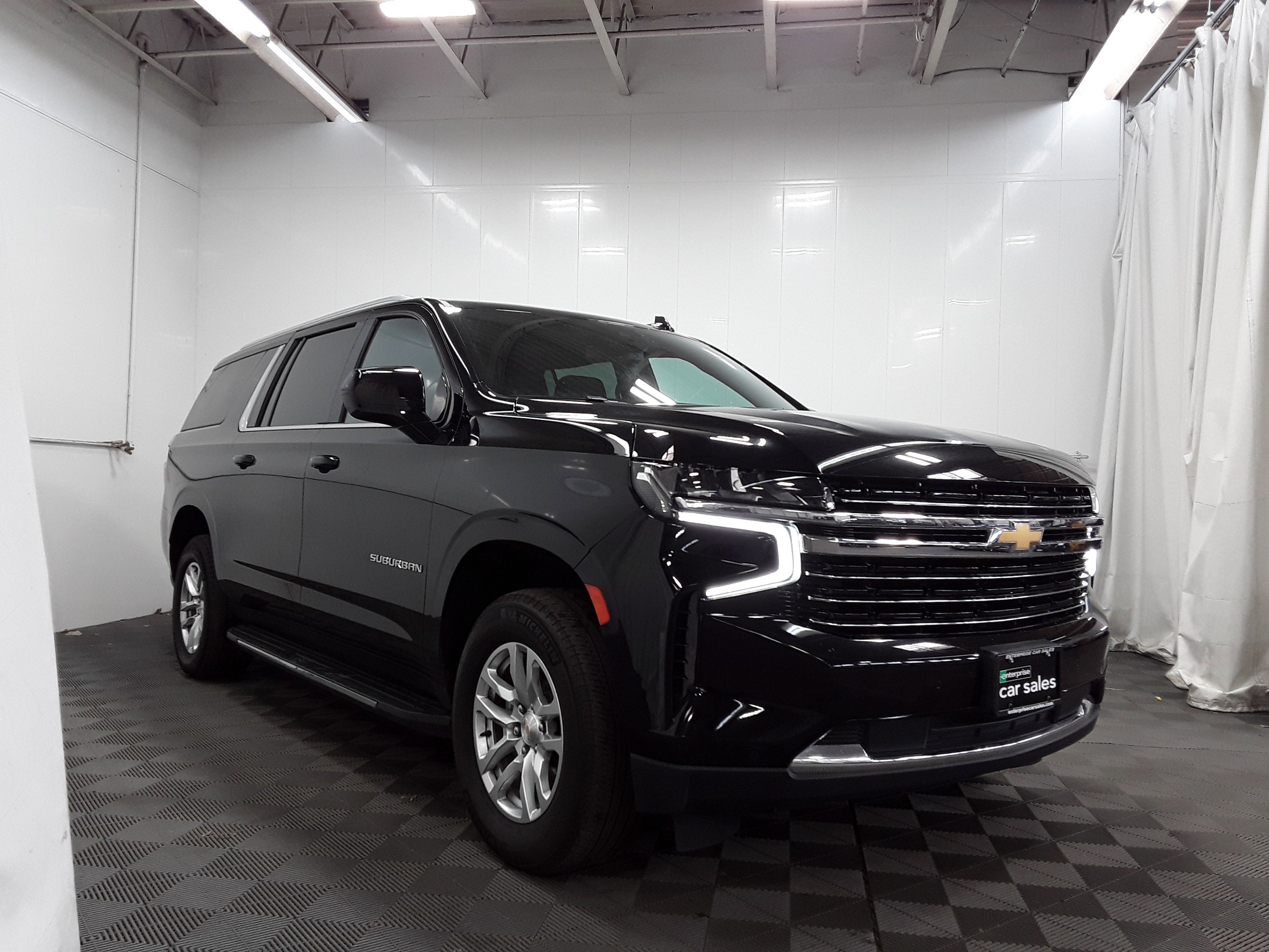 Used 2024 Chevrolet Suburban 4WD 4dr LT