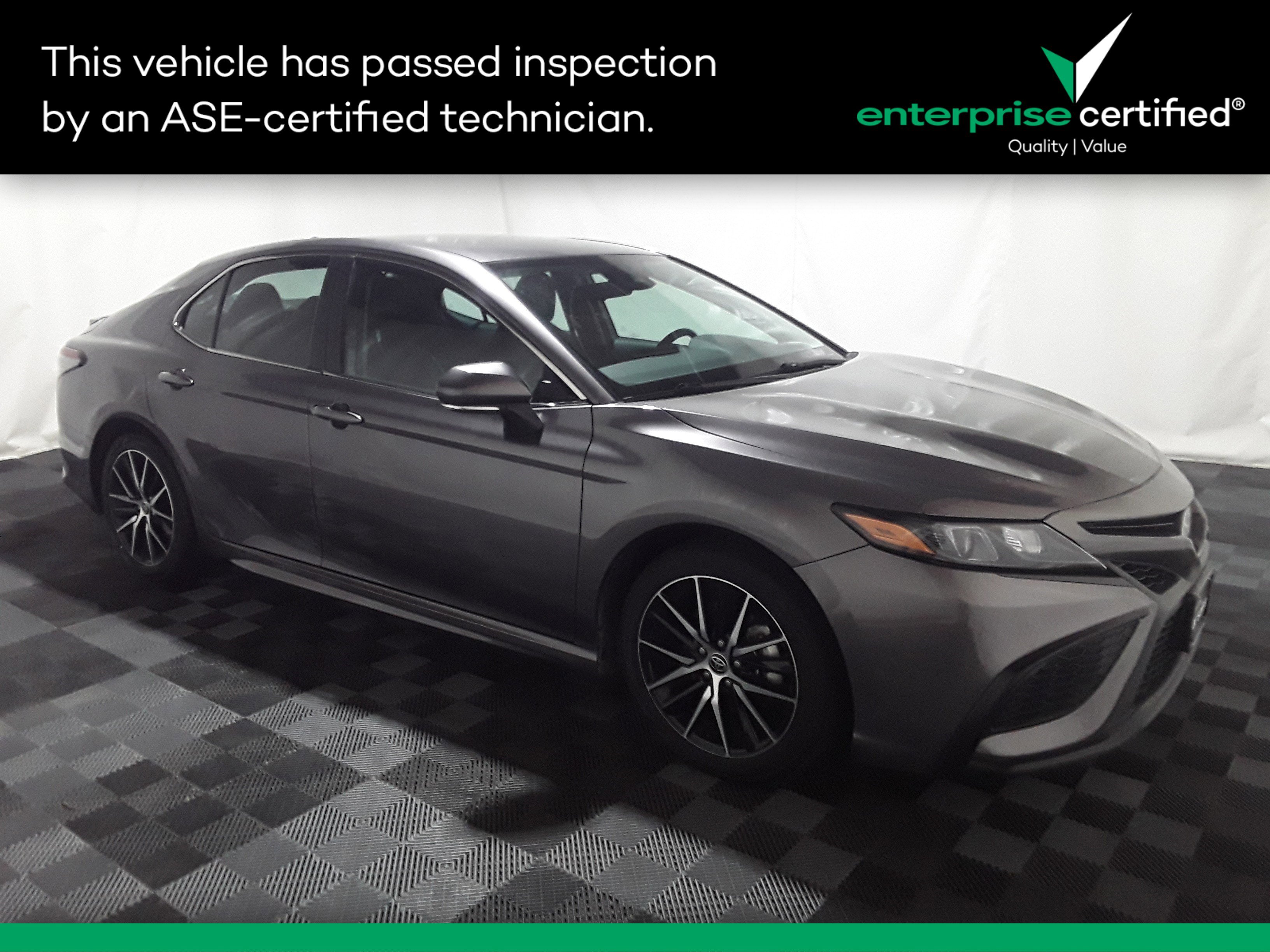 Used 2023 Toyota Camry SE Auto