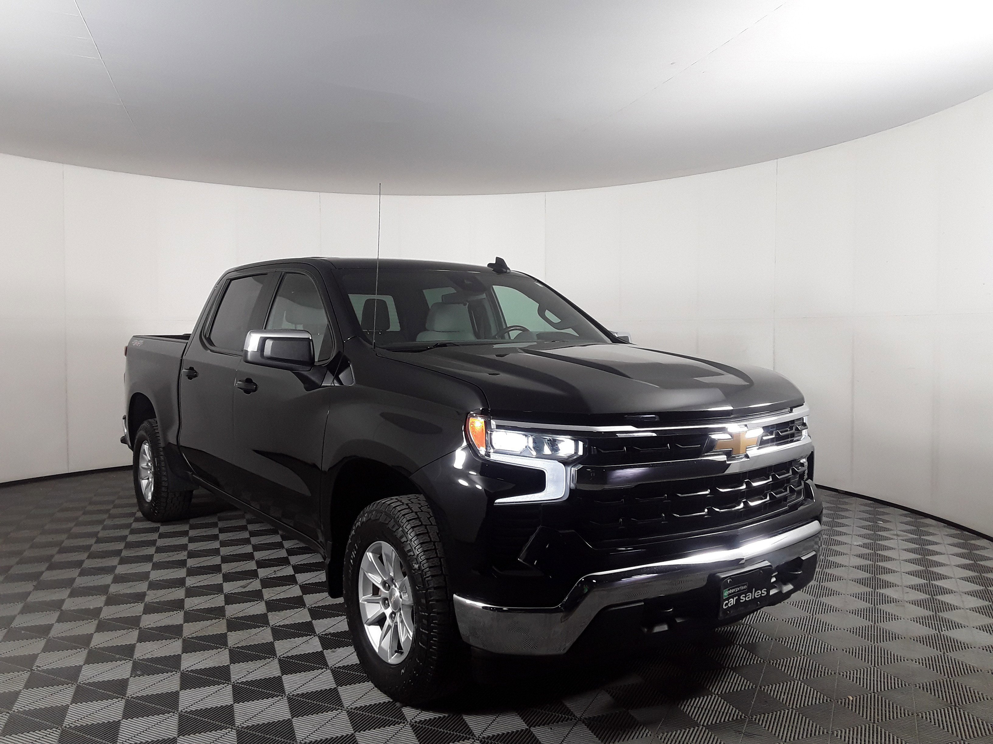 2022 Chevrolet Silverado 1500 4WD Crew Cab 147
