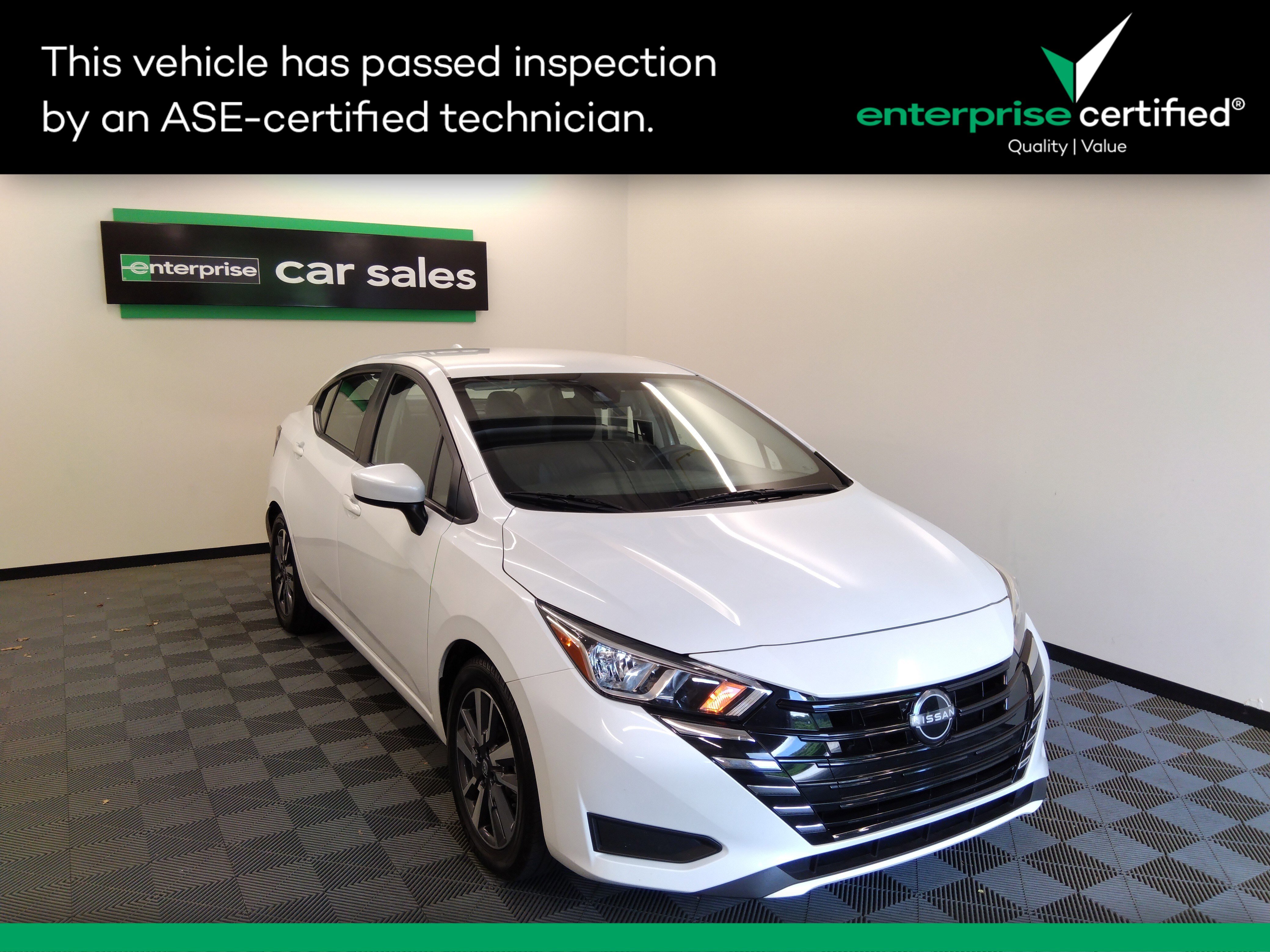 2023 Nissan Versa SV CVT