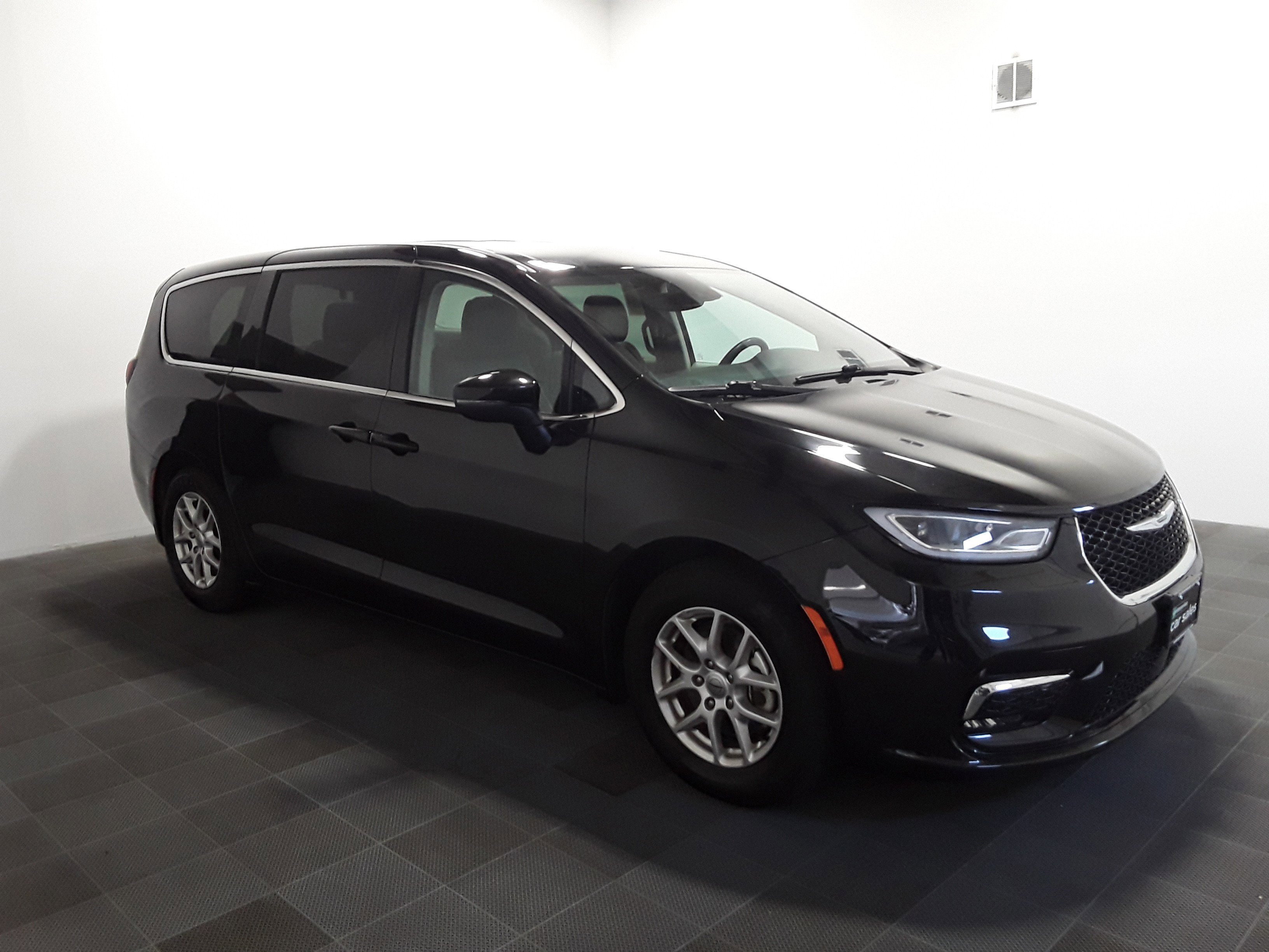 2023 Chrysler Pacifica Touring L FWD