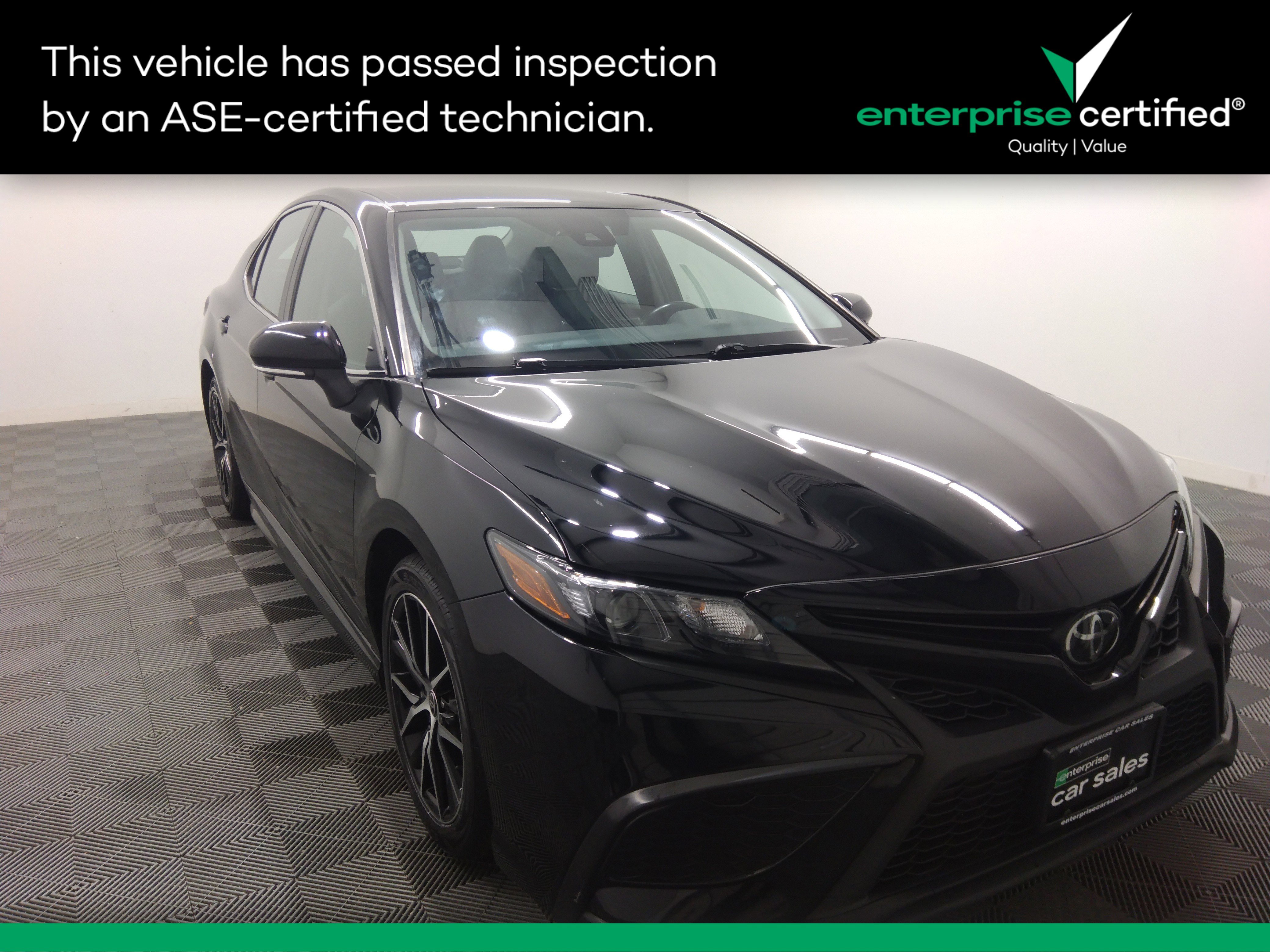 2022 Toyota Camry SE Auto