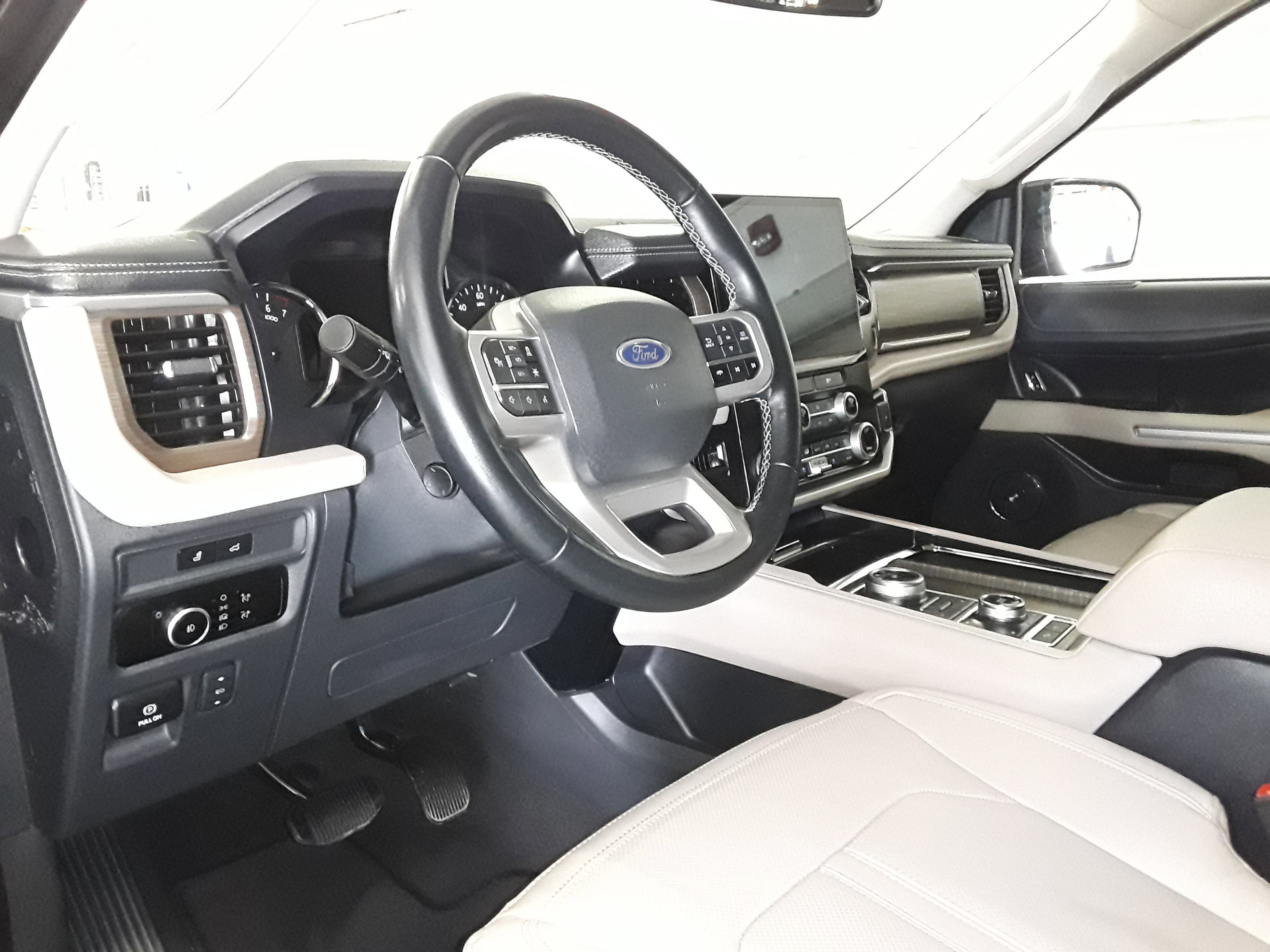 Image 9 of Used 2024 Ford Expedition Limited 4x4