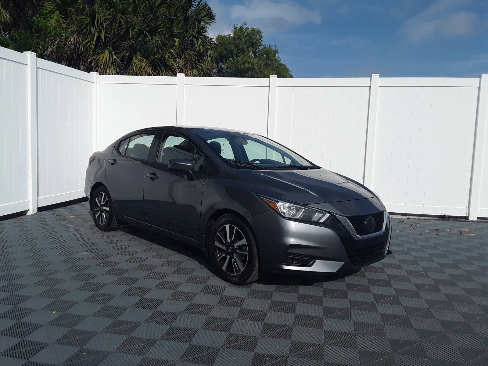 2021 Nissan Versa SV CVT