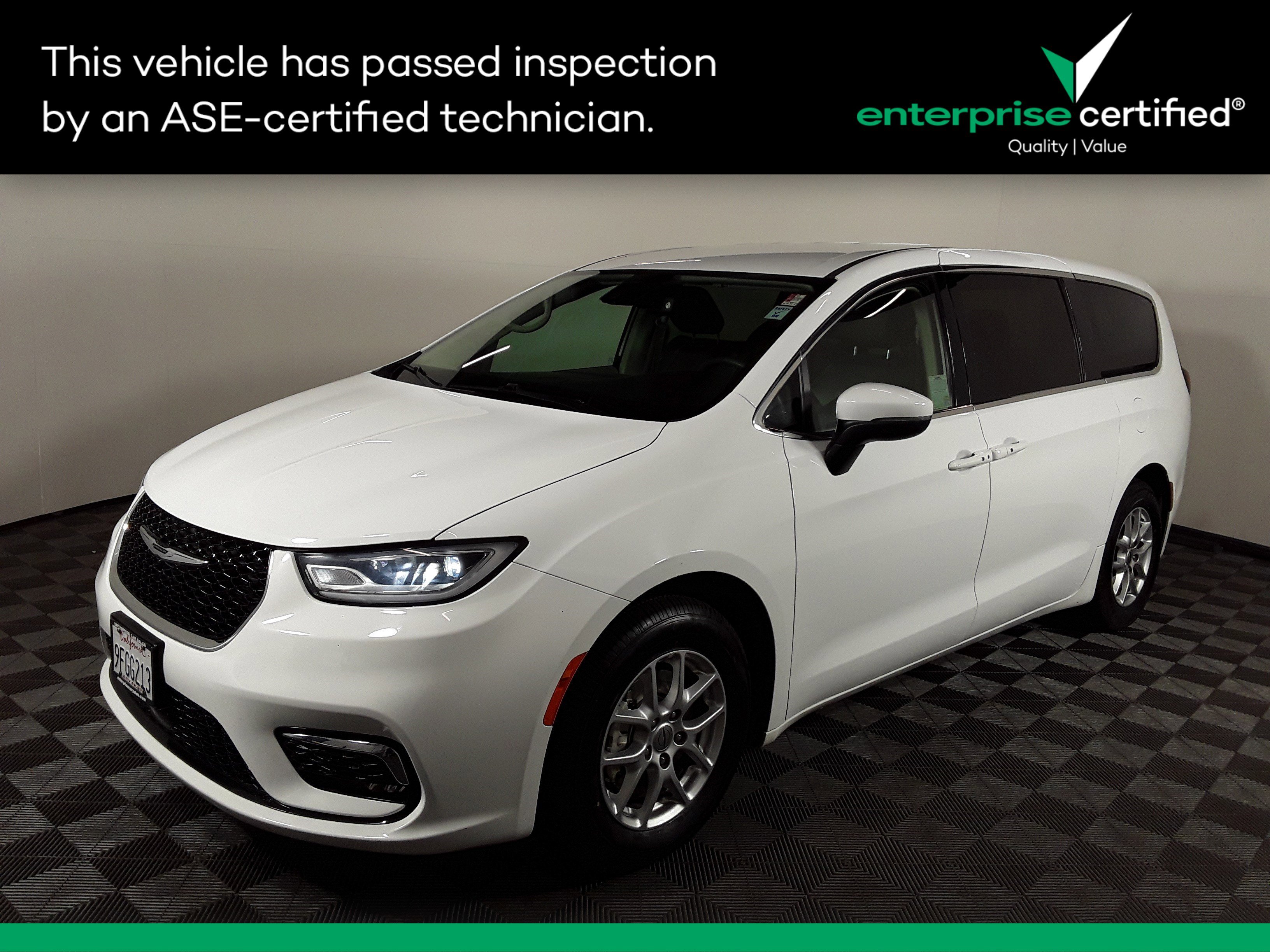 Used 2023 Chrysler Pacifica Touring L FWD