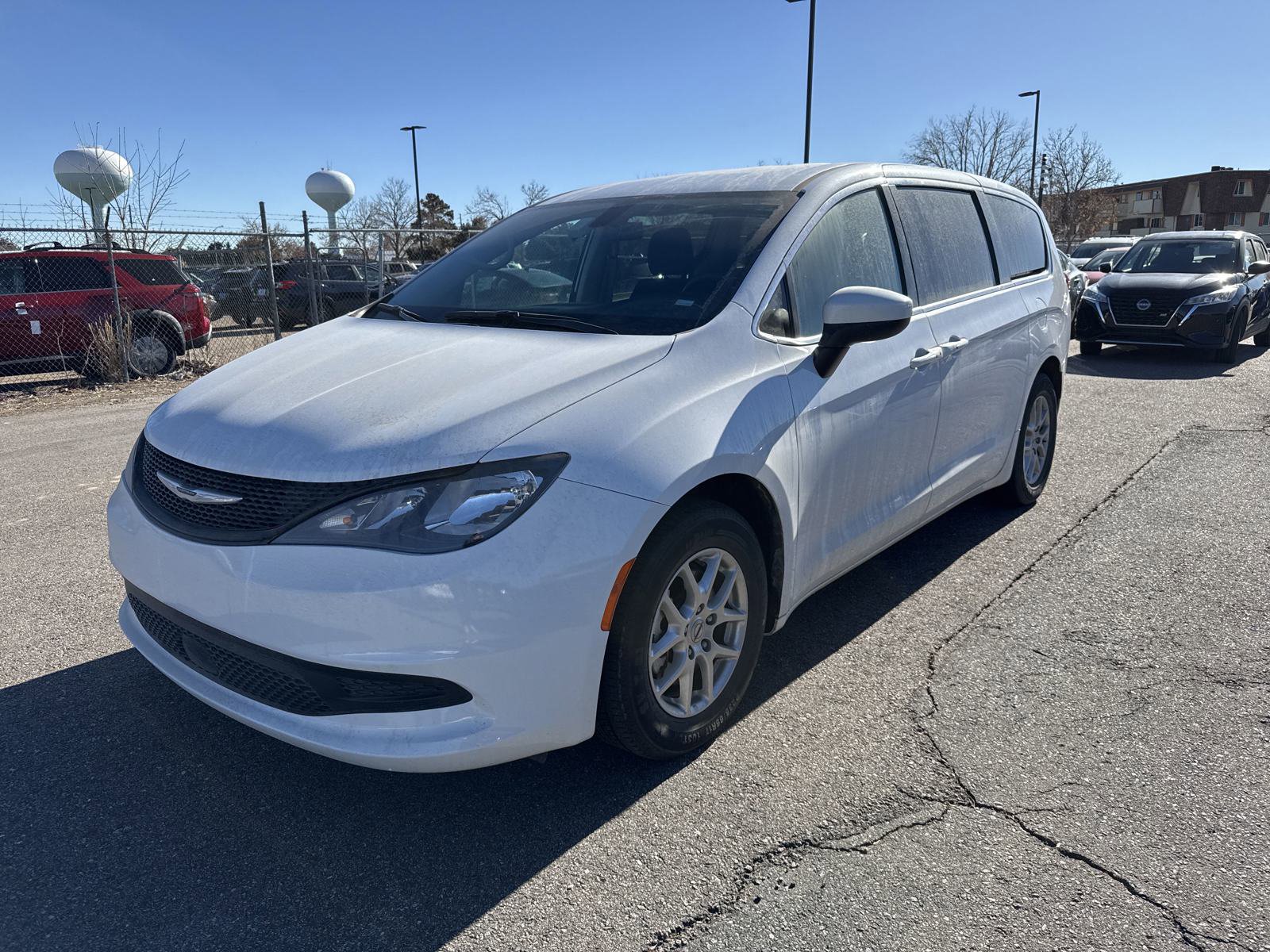 2022 Chrysler Voyager LX FWD