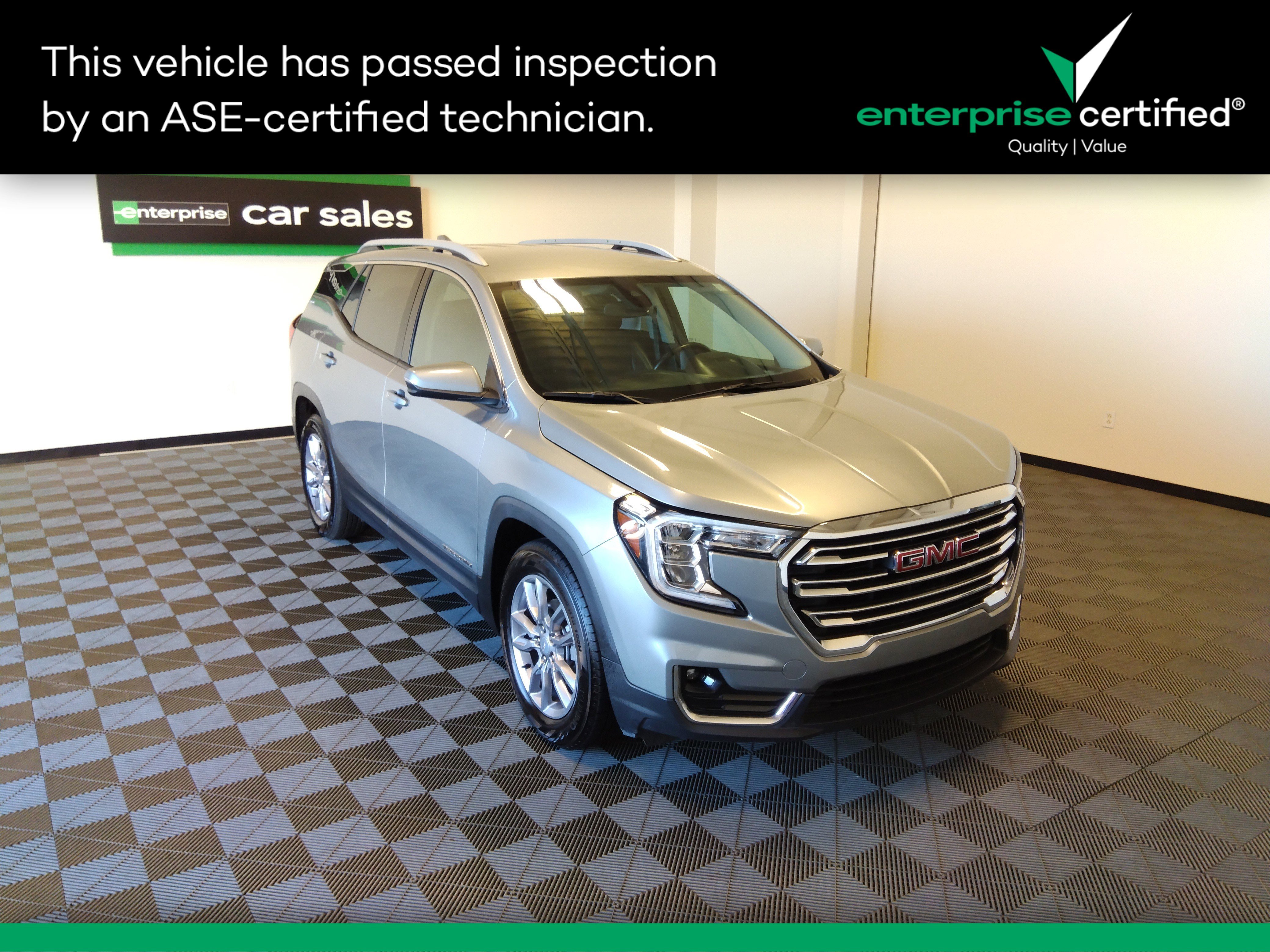 2023 GMC Terrain SLT's photo