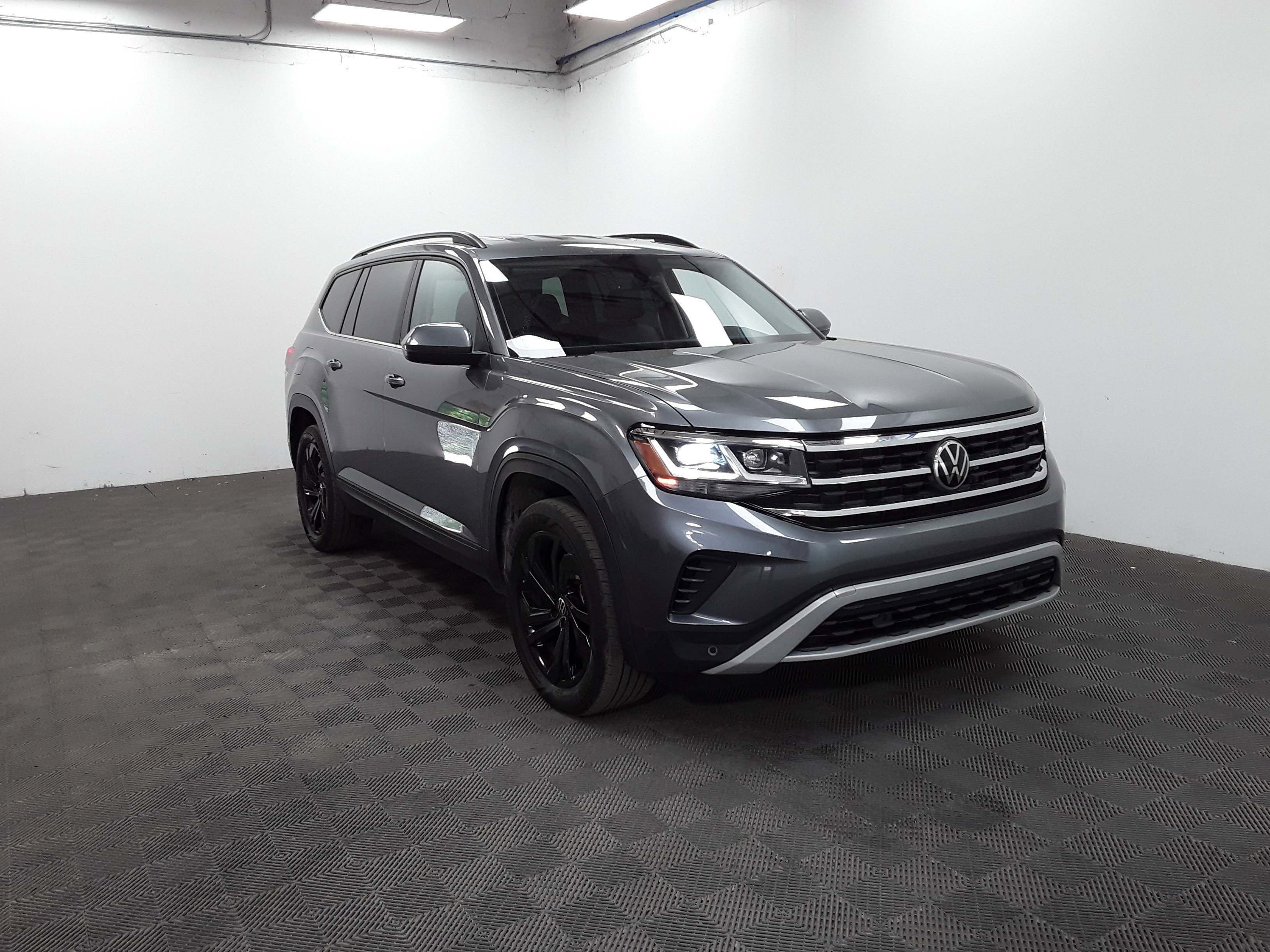 2022 Volkswagen Atlas 2.0T SE w/Technology FWD