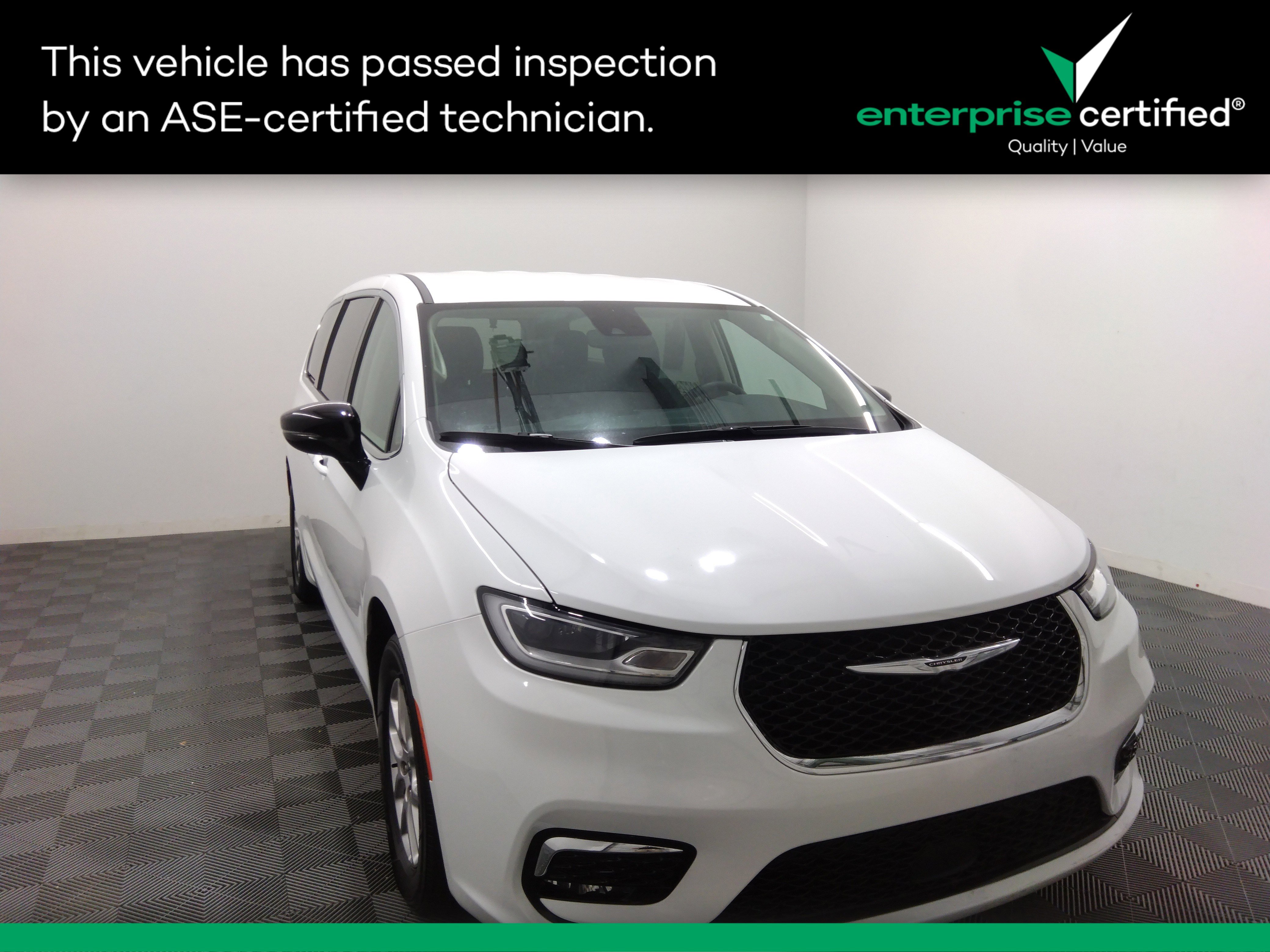 Used 2024 Chrysler Pacifica Touring L FWD