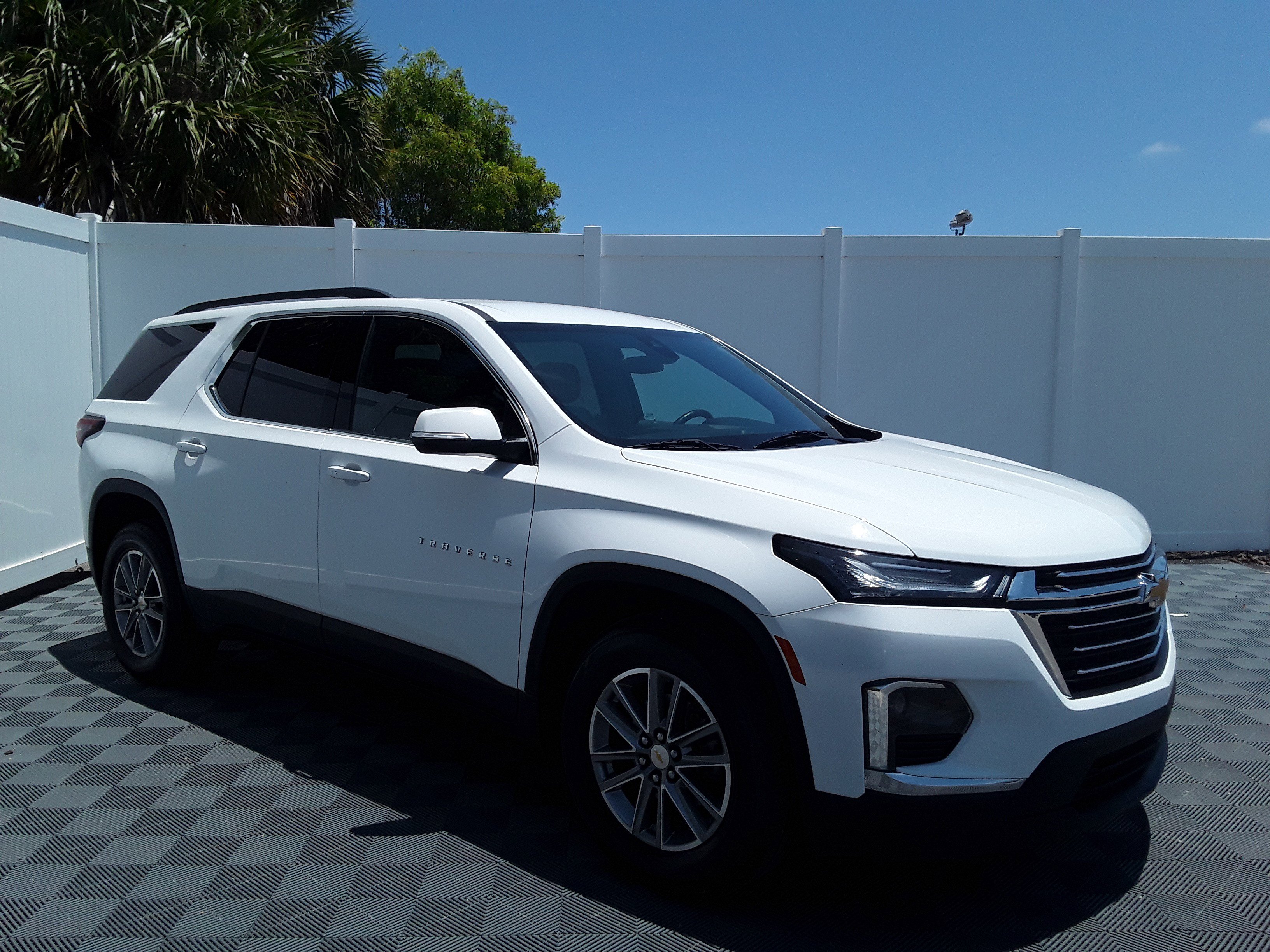 2023 Chevrolet Traverse FWD 4dr LT Leather