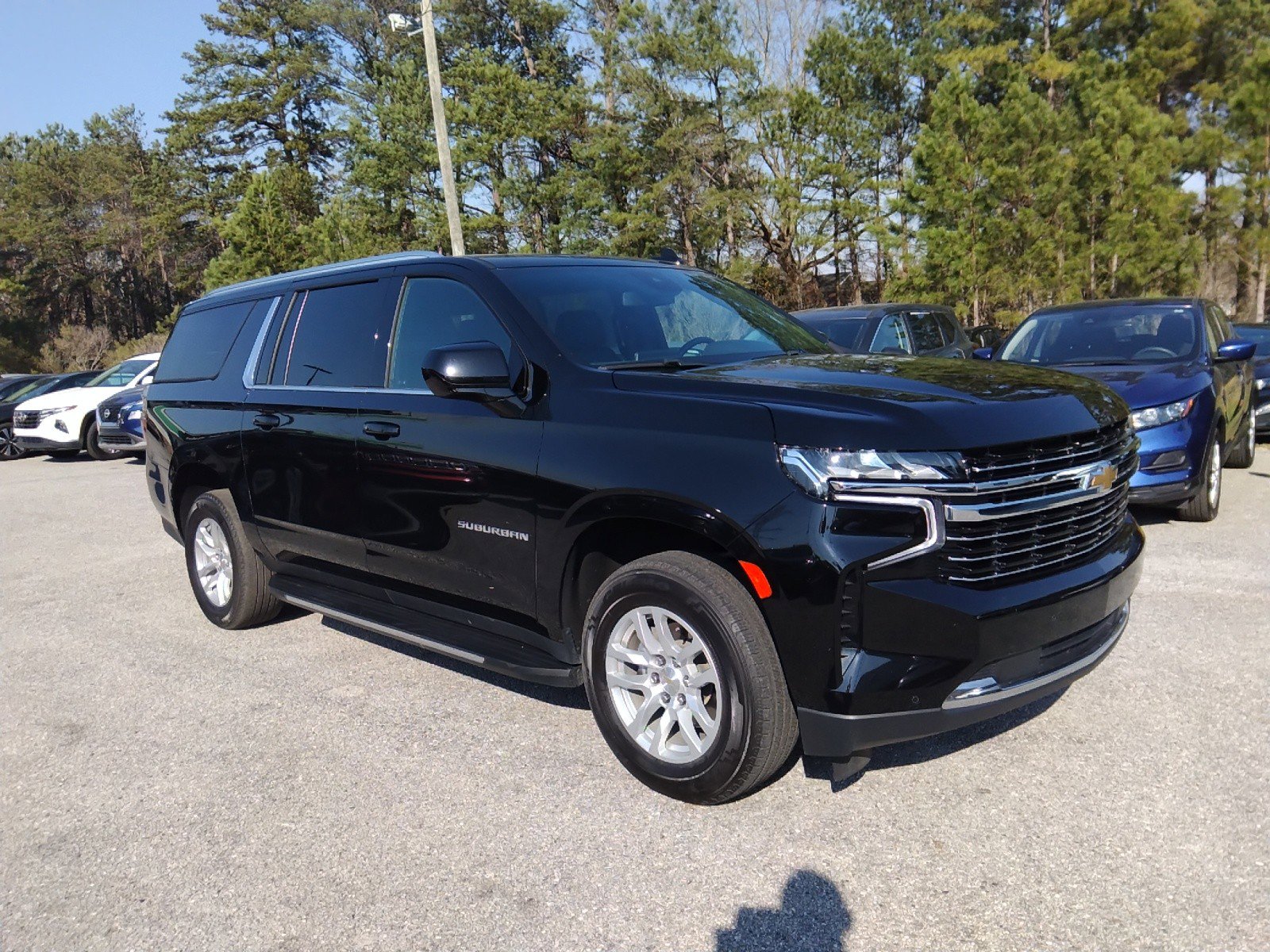 2023 Chevrolet Suburban 2WD 4dr LT