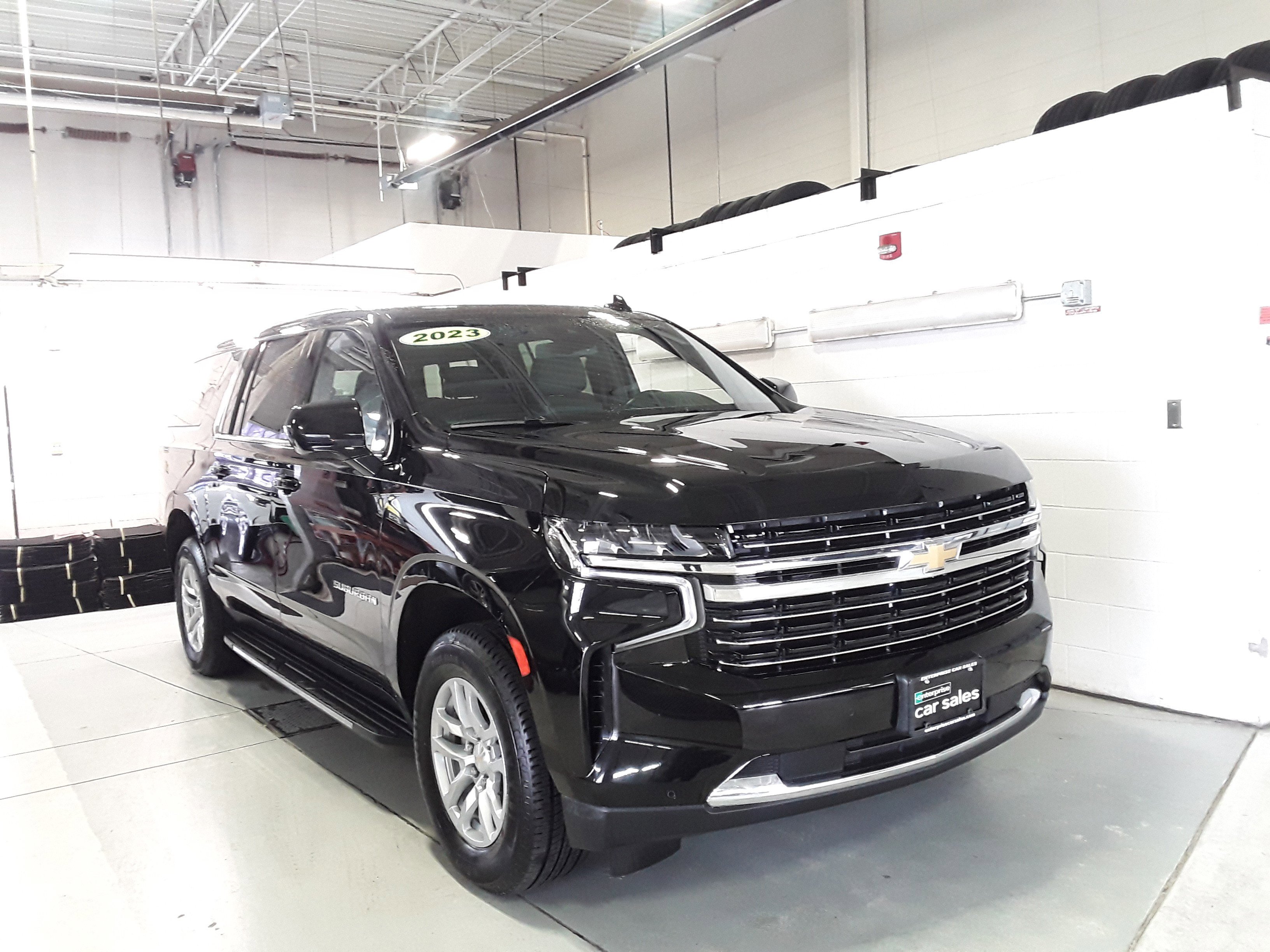 2023 Chevrolet Suburban 4WD 4dr LT