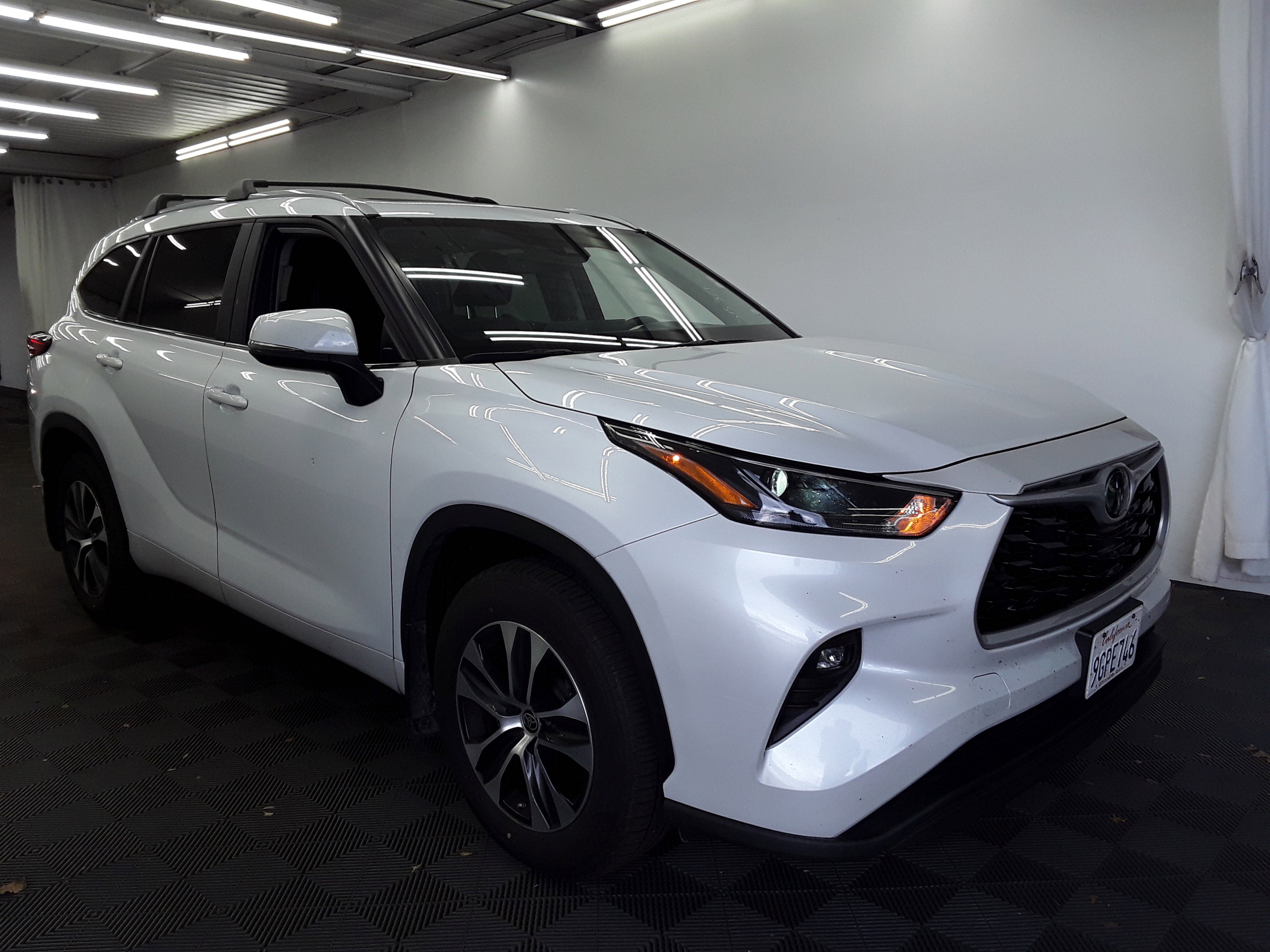 2023 Toyota Highlander XLE FWD