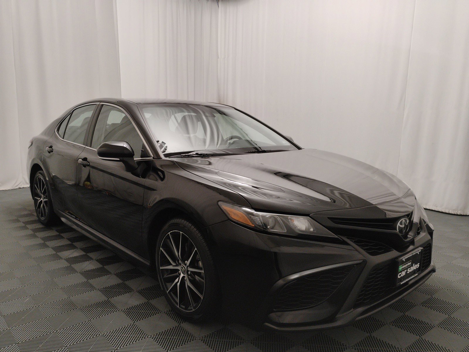 2022 Toyota Camry SE Auto