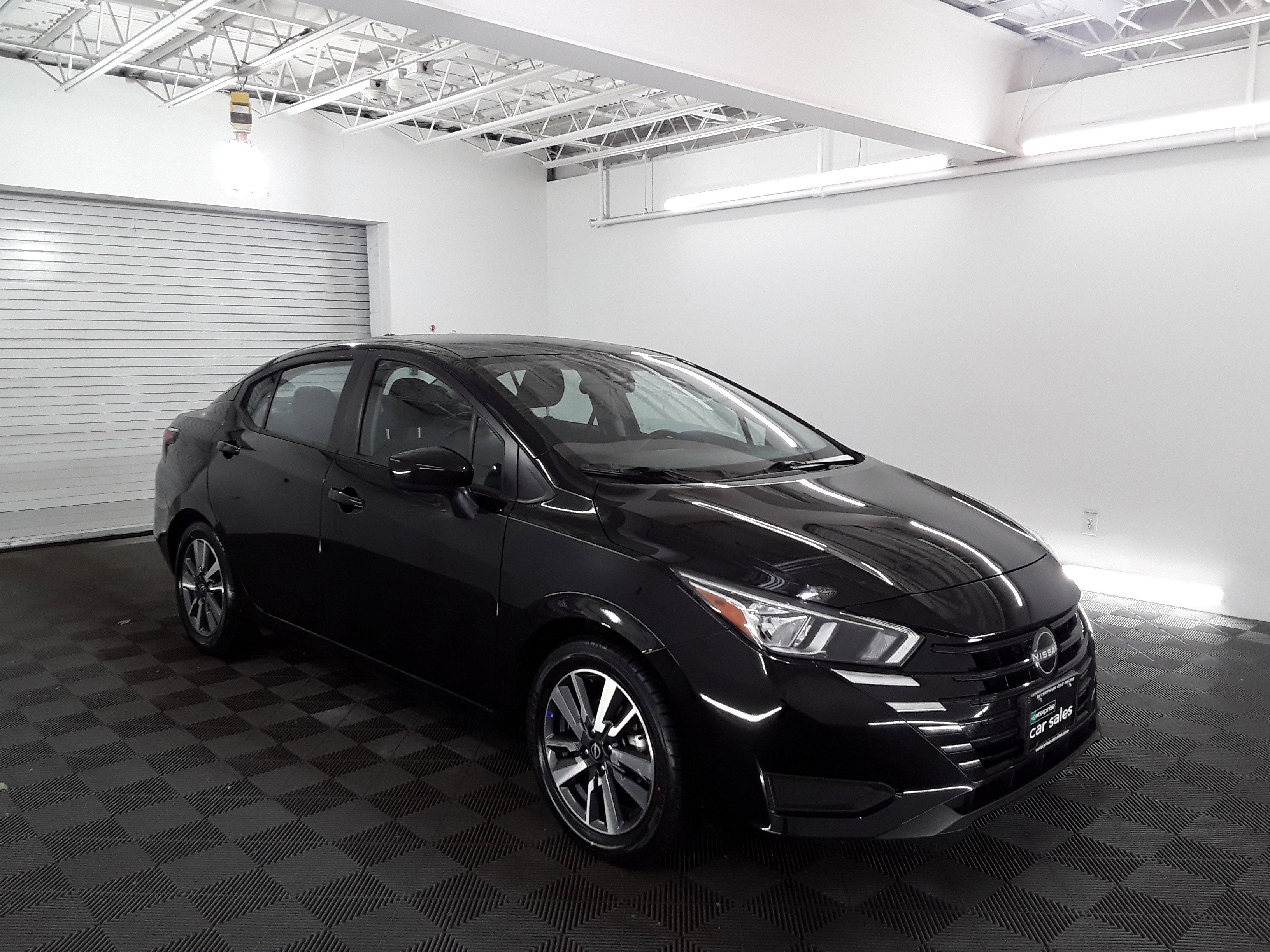 2023 Nissan Versa SV CVT