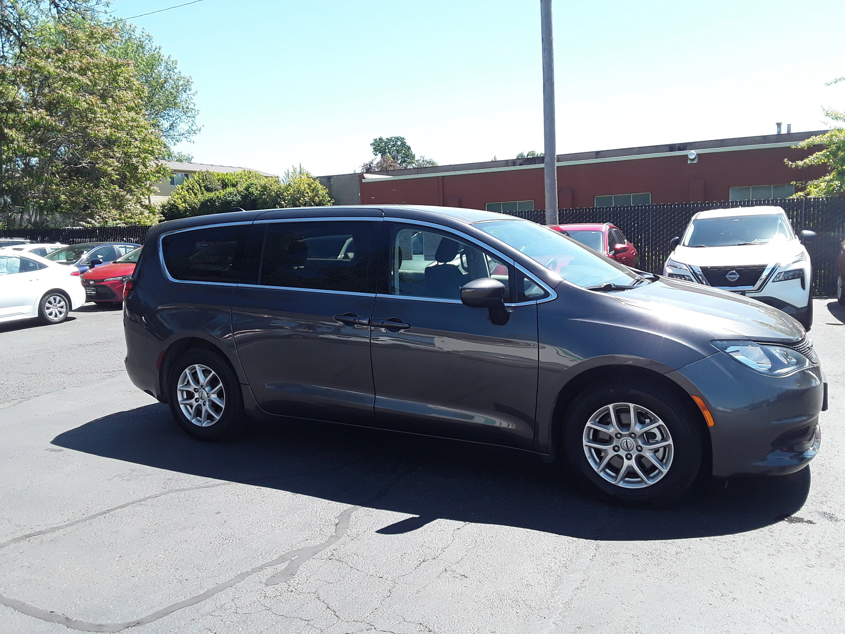 2023 Chrysler Voyager LX FWD