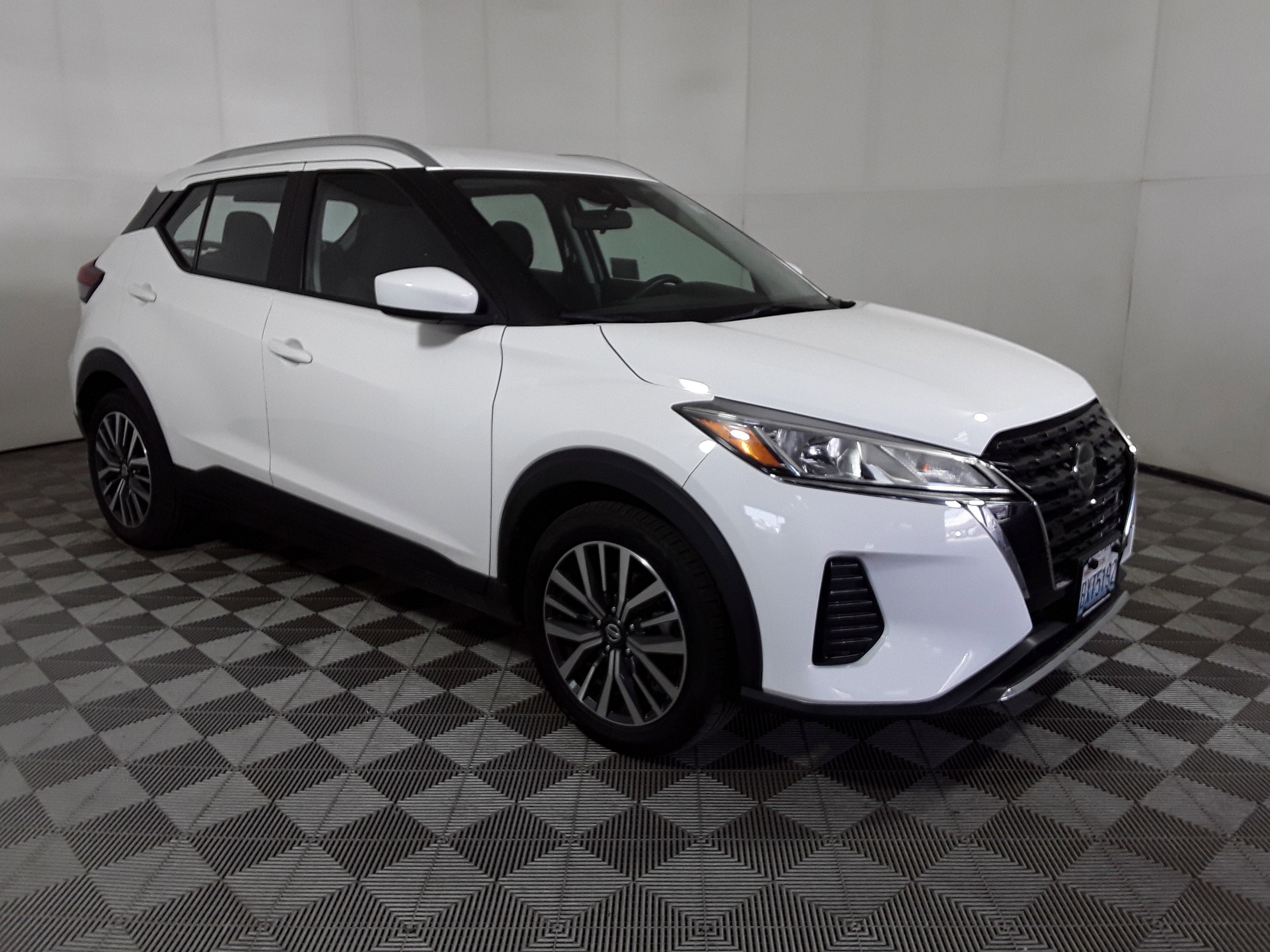 2021 Nissan Kicks SV FWD