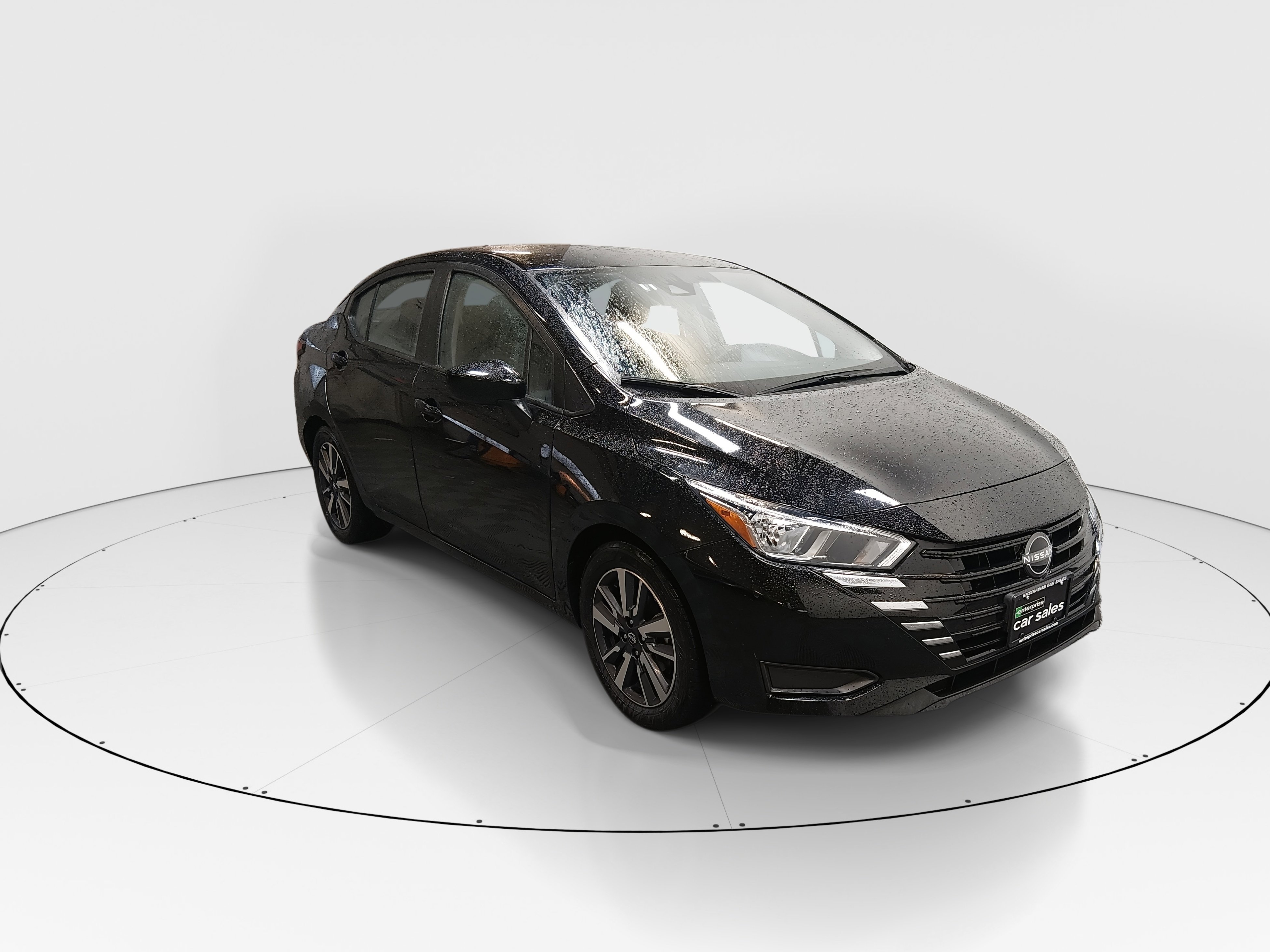 2023 Nissan Versa SV's photo
