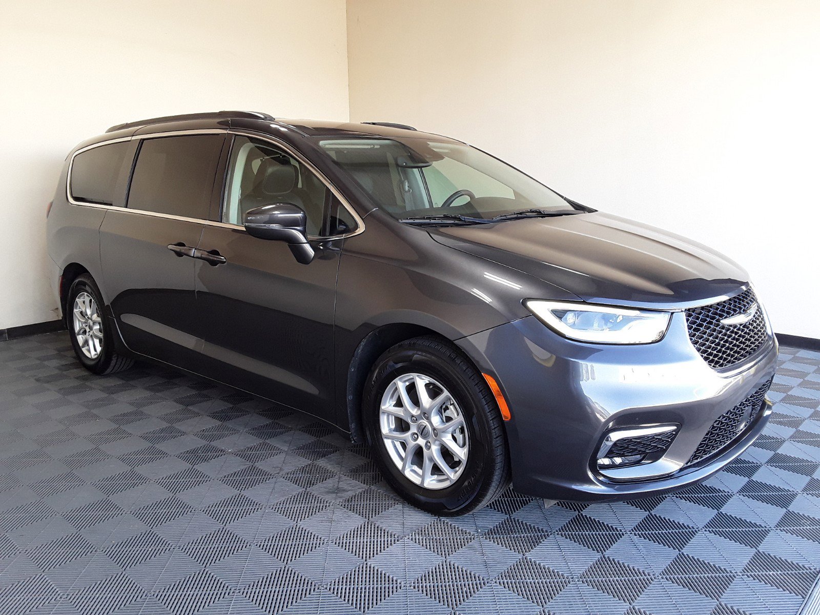 2022 Chrysler Pacifica Touring L FWD