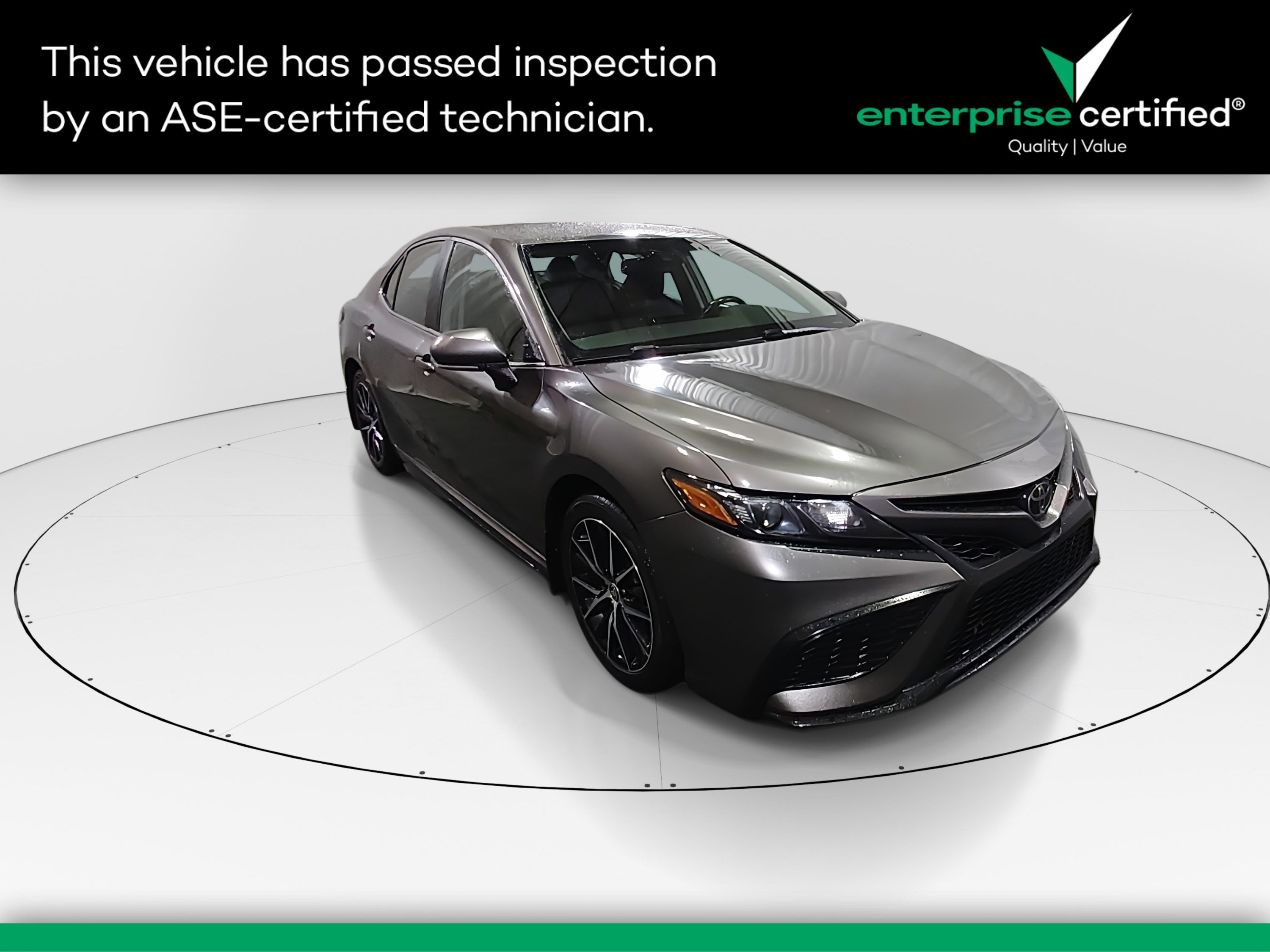 2023 Toyota Camry SE's photo