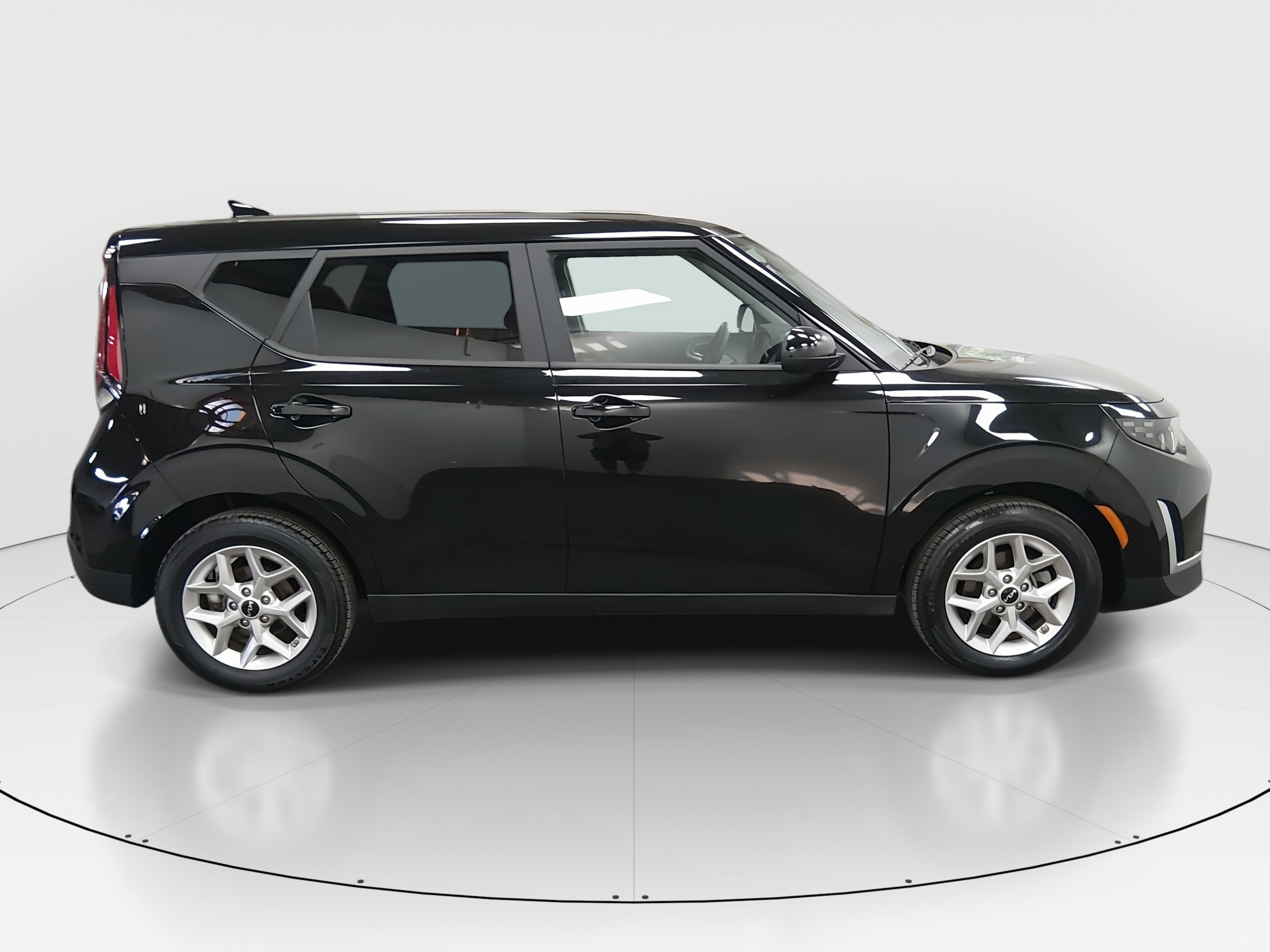 2025 Kia Soul LX - Photo 8