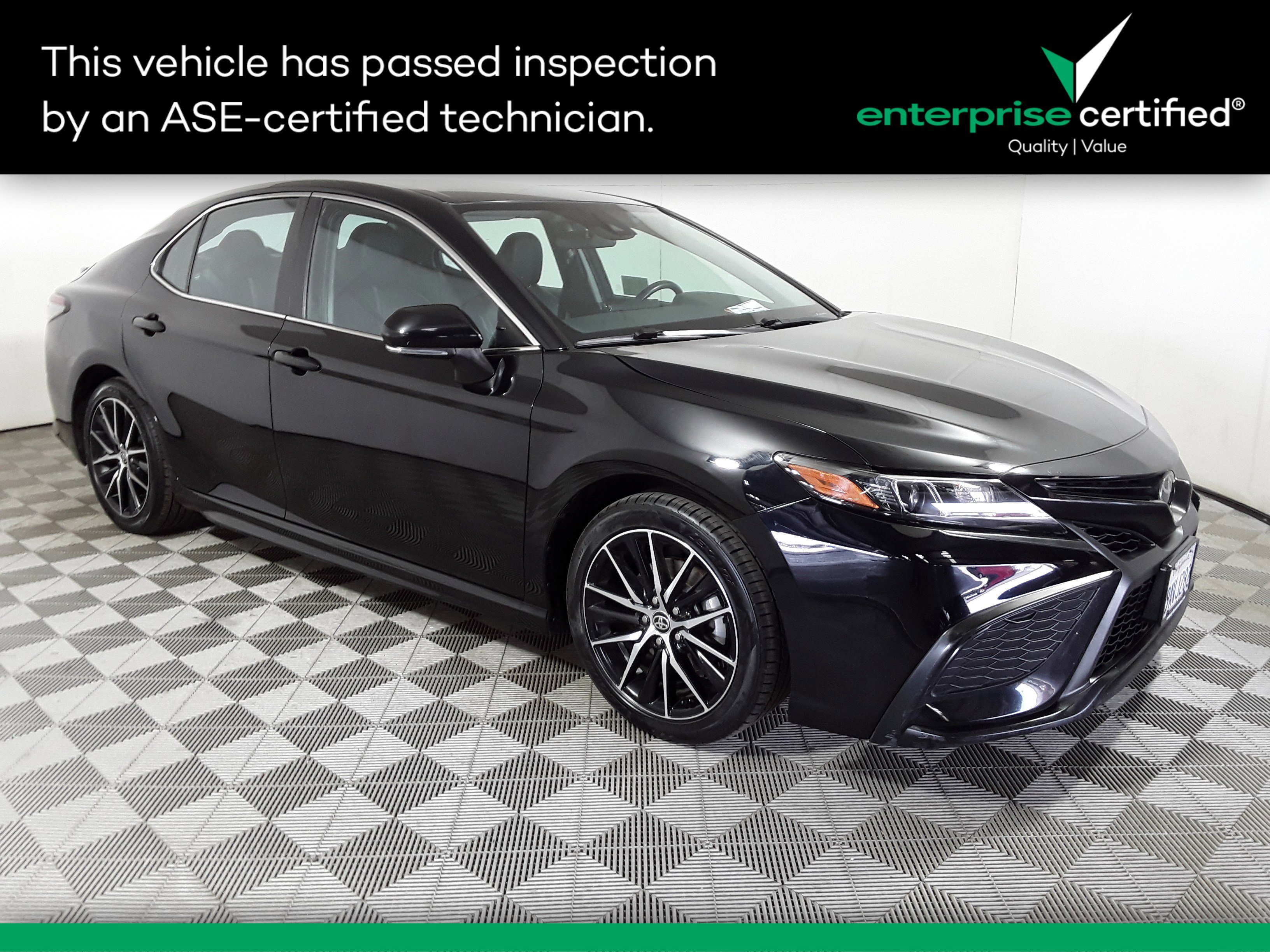 2022 Toyota Camry SE Auto
