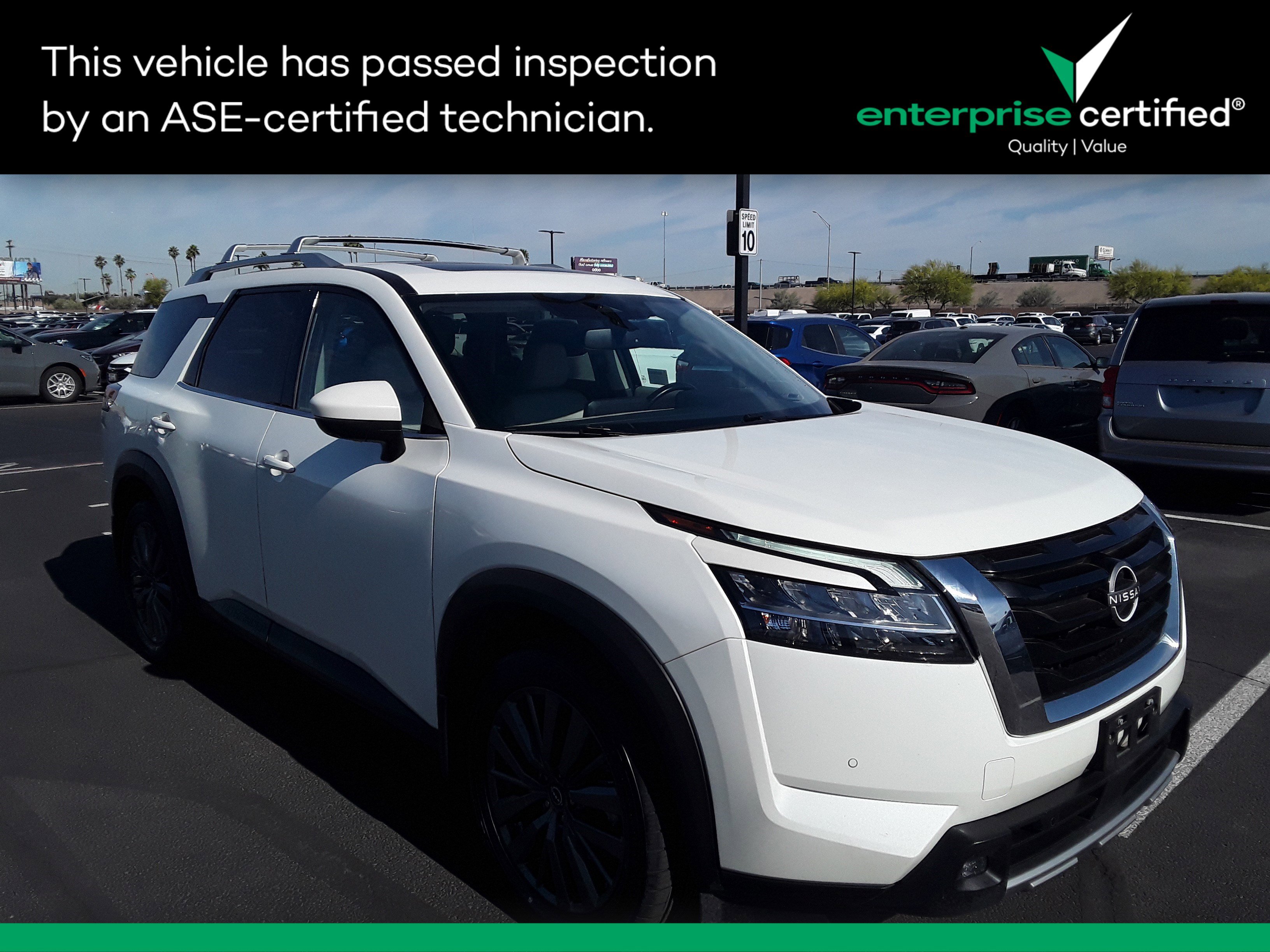 2022 Nissan Pathfinder SL 2WD