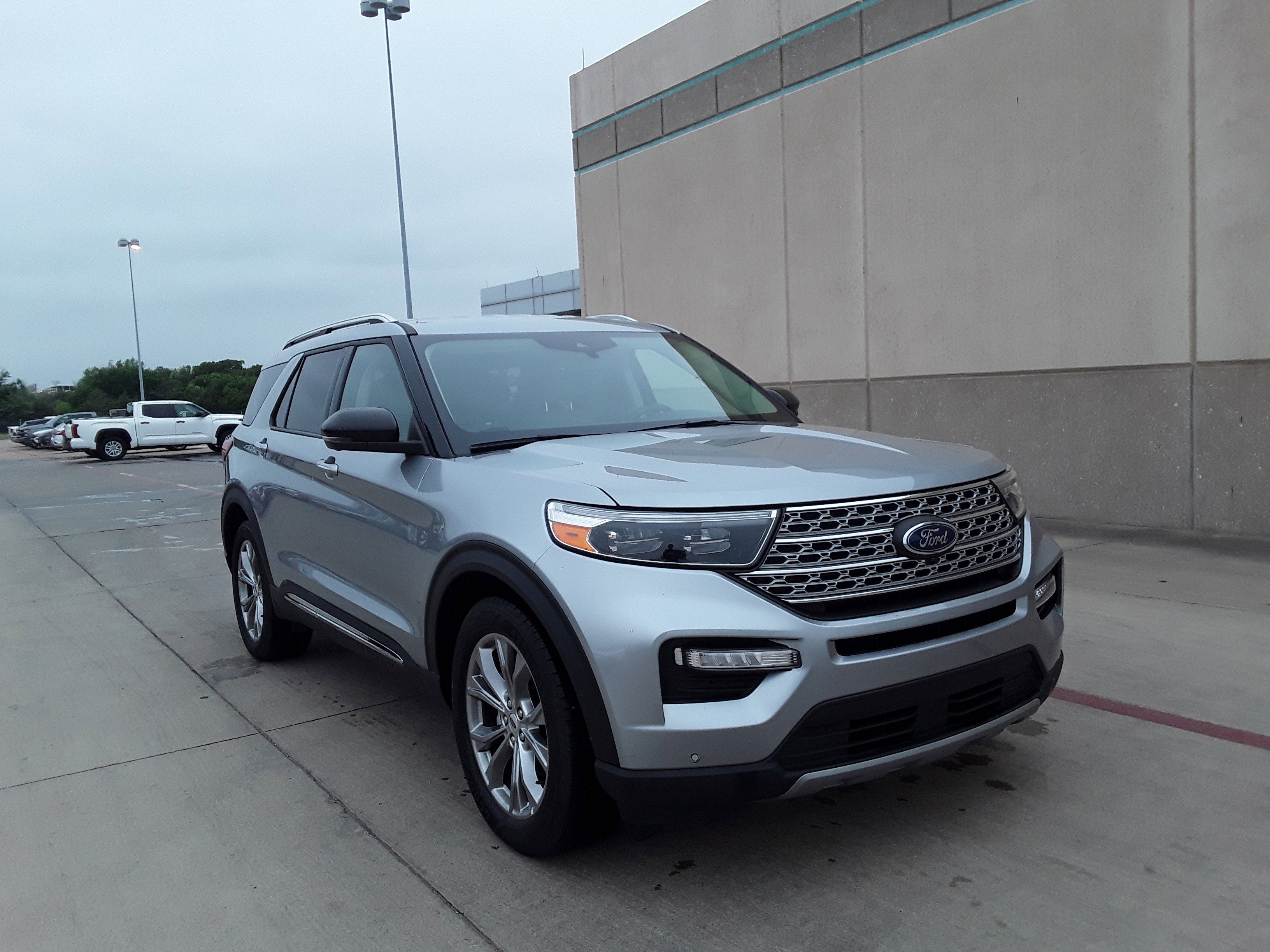 2023 Ford Explorer Limited RWD