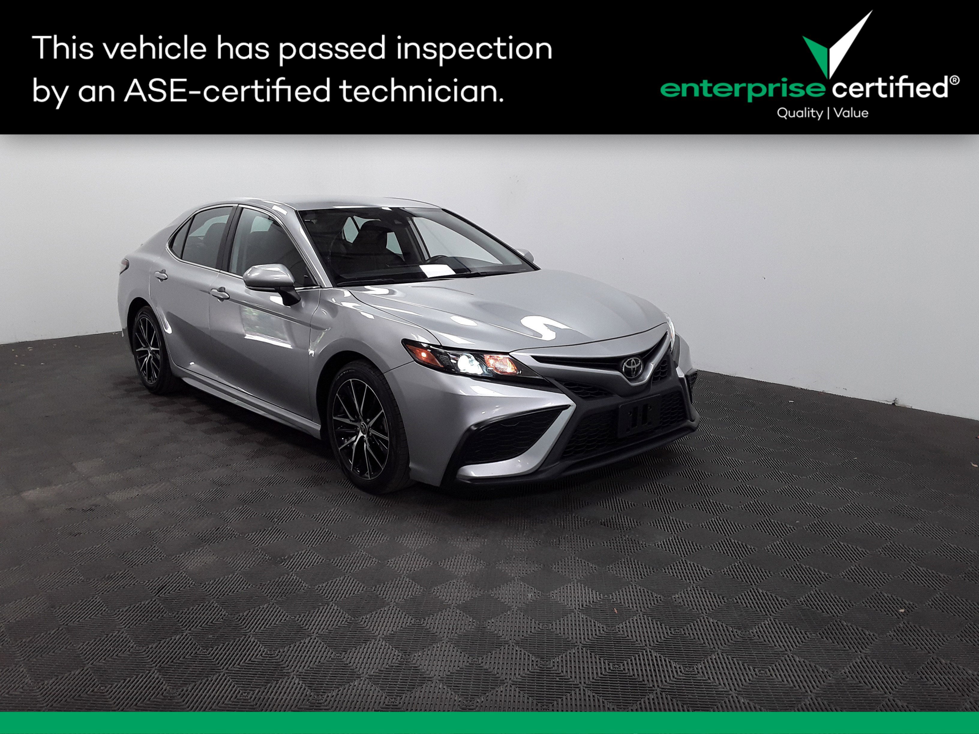 2022 Toyota Camry SE Auto