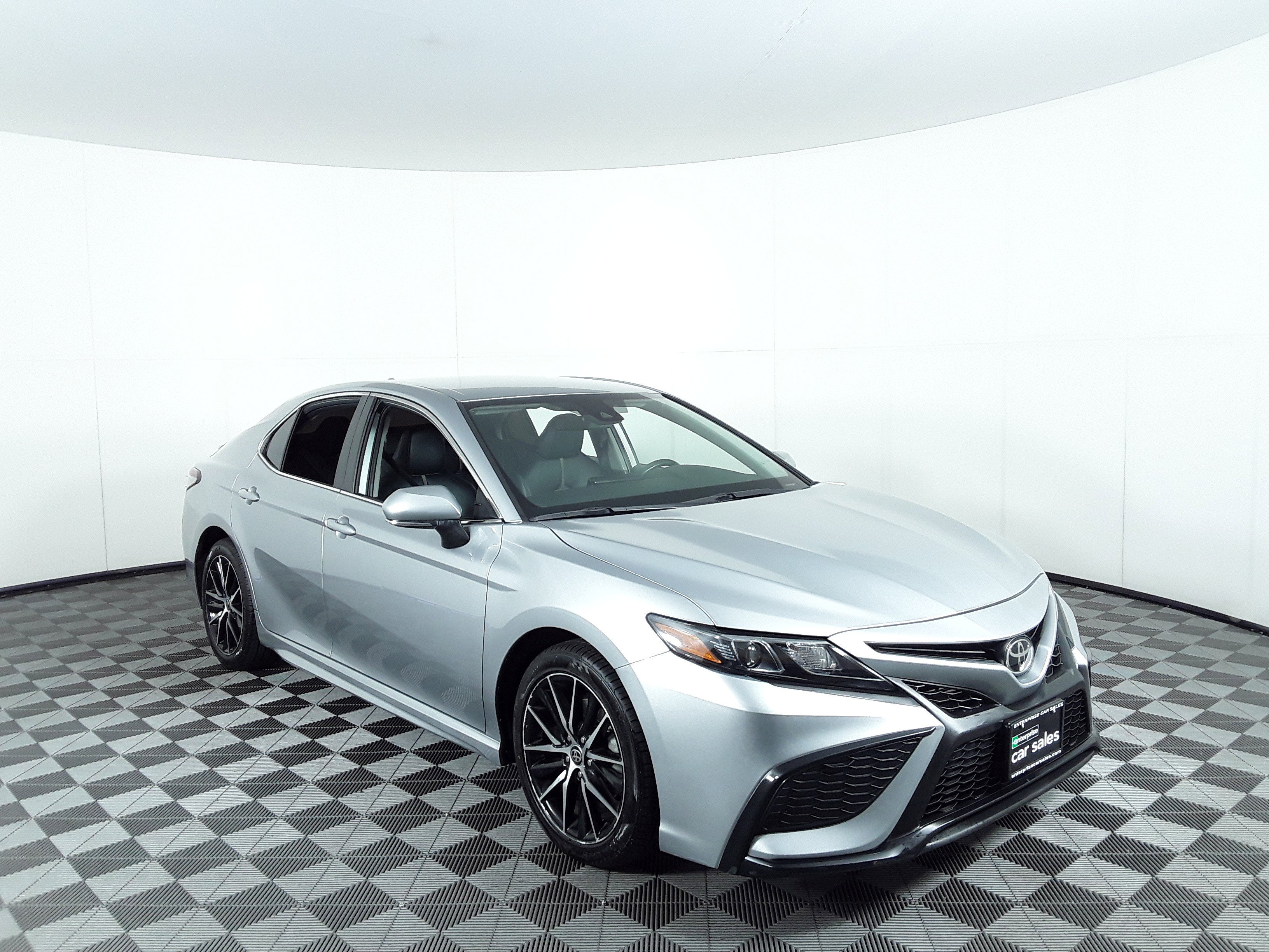 2022 Toyota Camry SE Auto