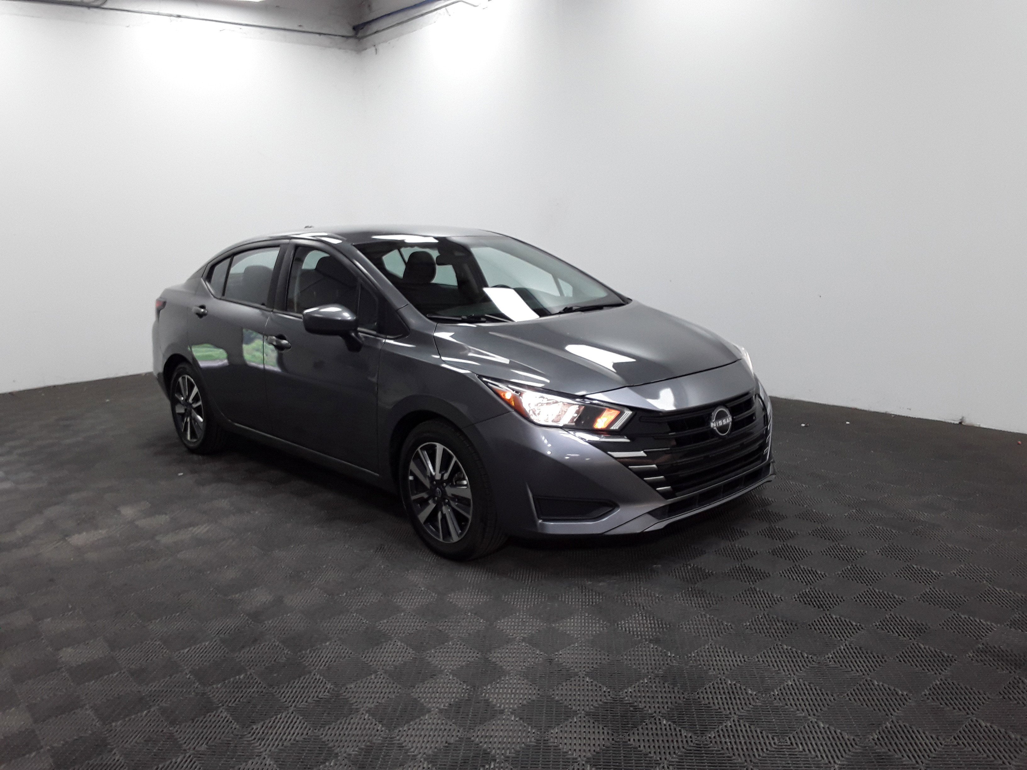 2023 Nissan Versa SV CVT
