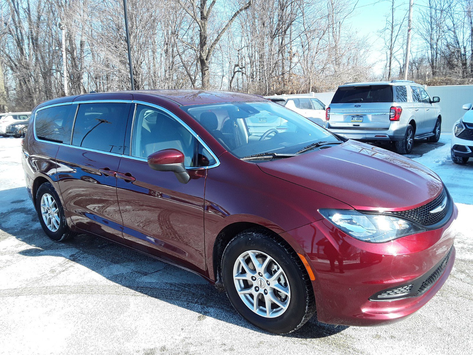 2023 Chrysler Voyager LX FWD