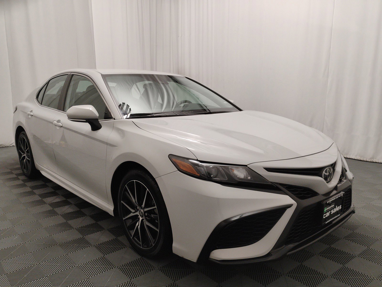 2022 Toyota Camry SE Auto