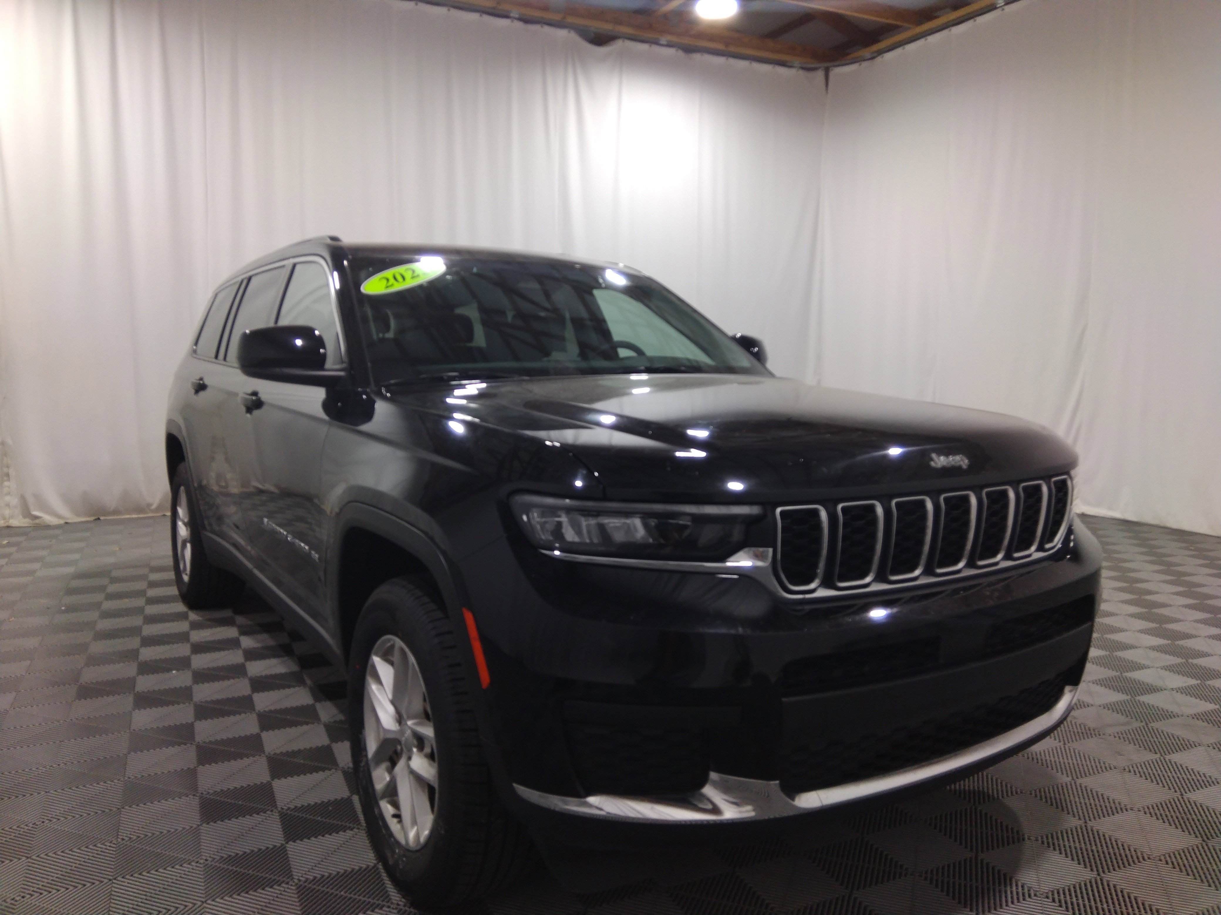 2023 Jeep Grand Cherokee L Laredo 4x4
