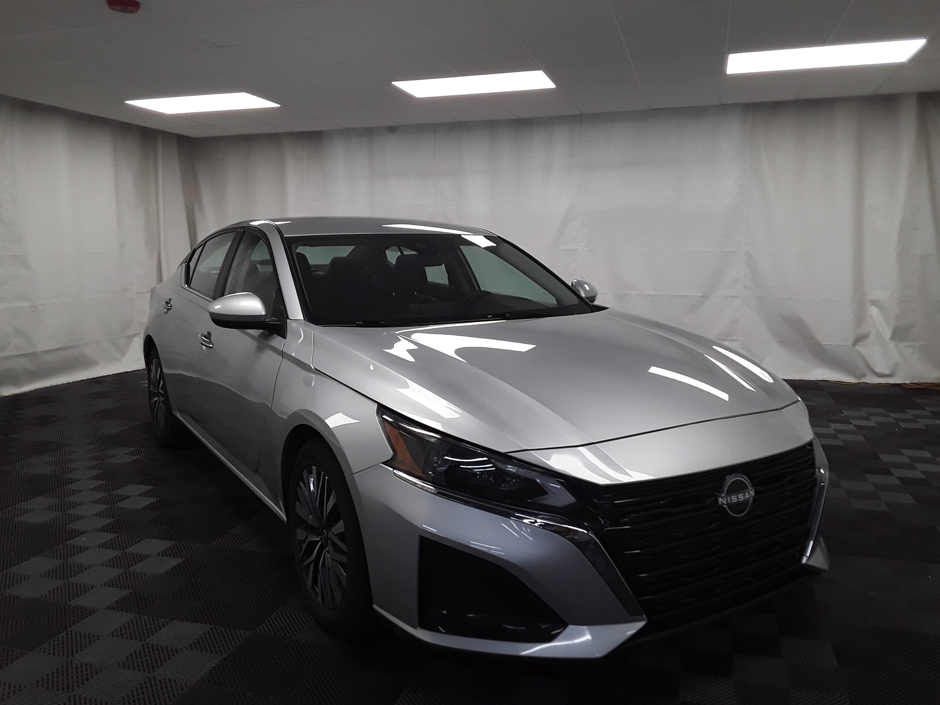 2023 Nissan Altima 2.5 SV Sedan