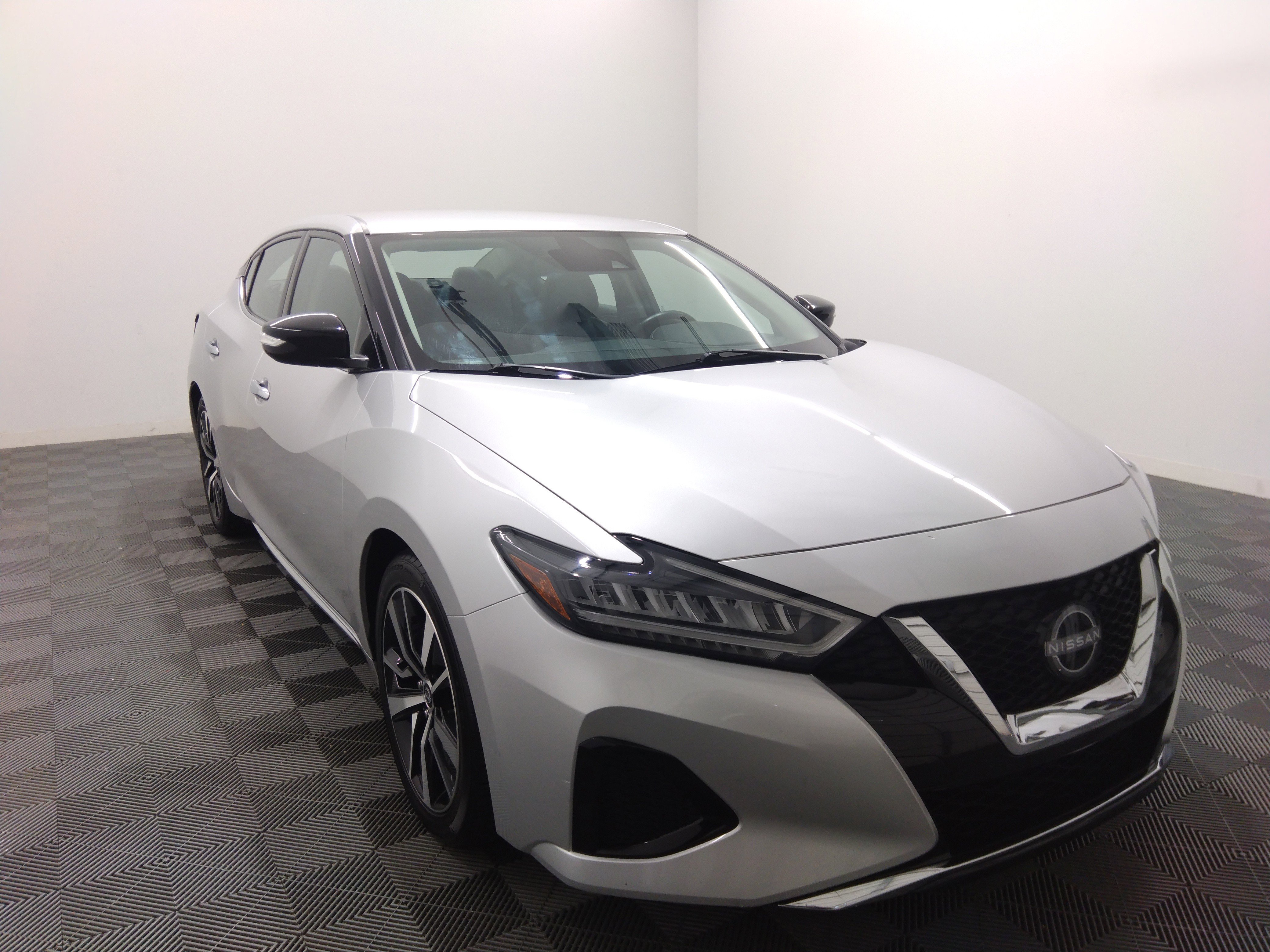 2023 Nissan Maxima SV CVT