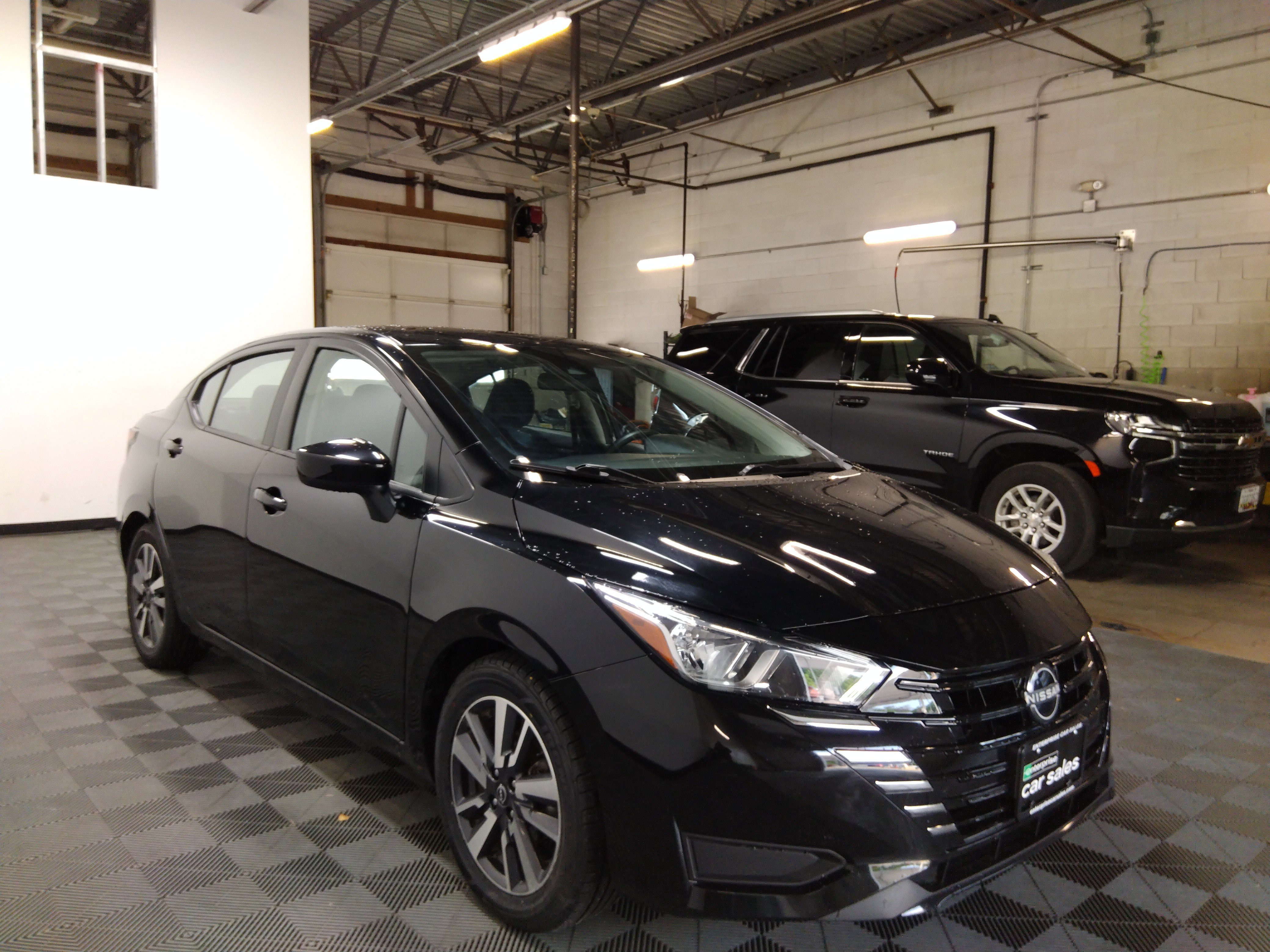 2023 Nissan Versa SV CVT