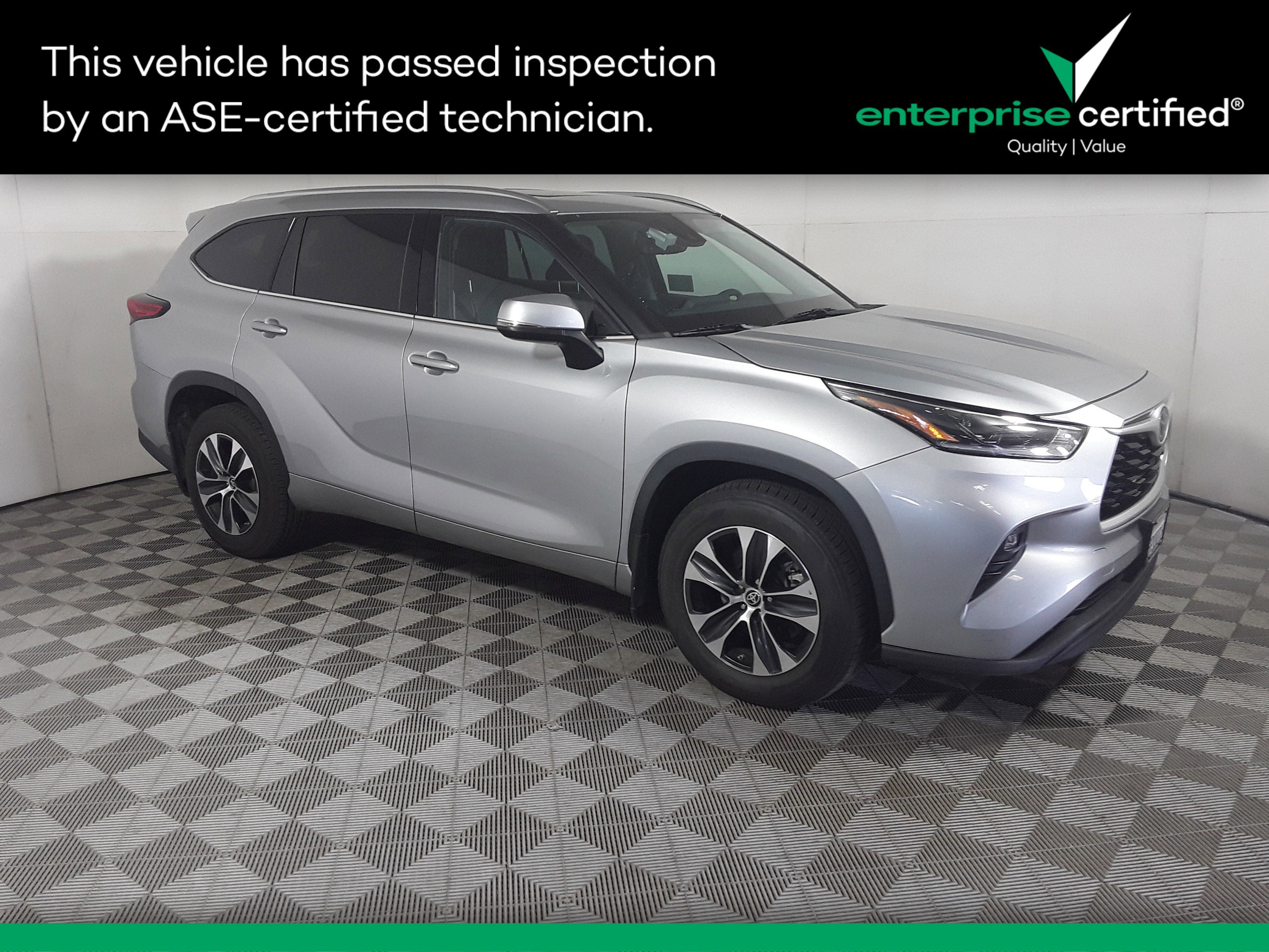Used 2021 Toyota Highlander XLE AWD