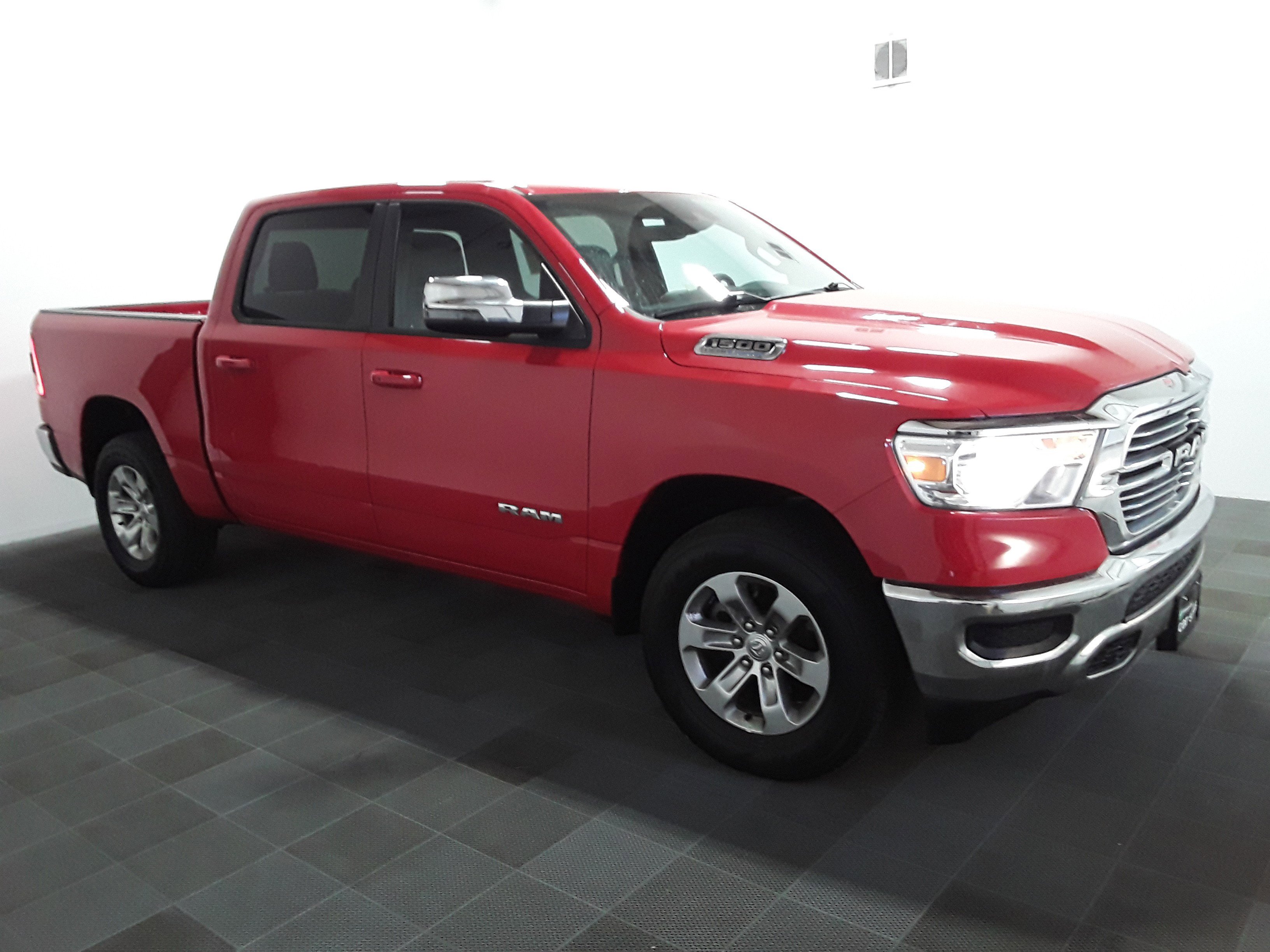 2024 Ram 1500 Laramie 4x4 Crew Cab 5'7