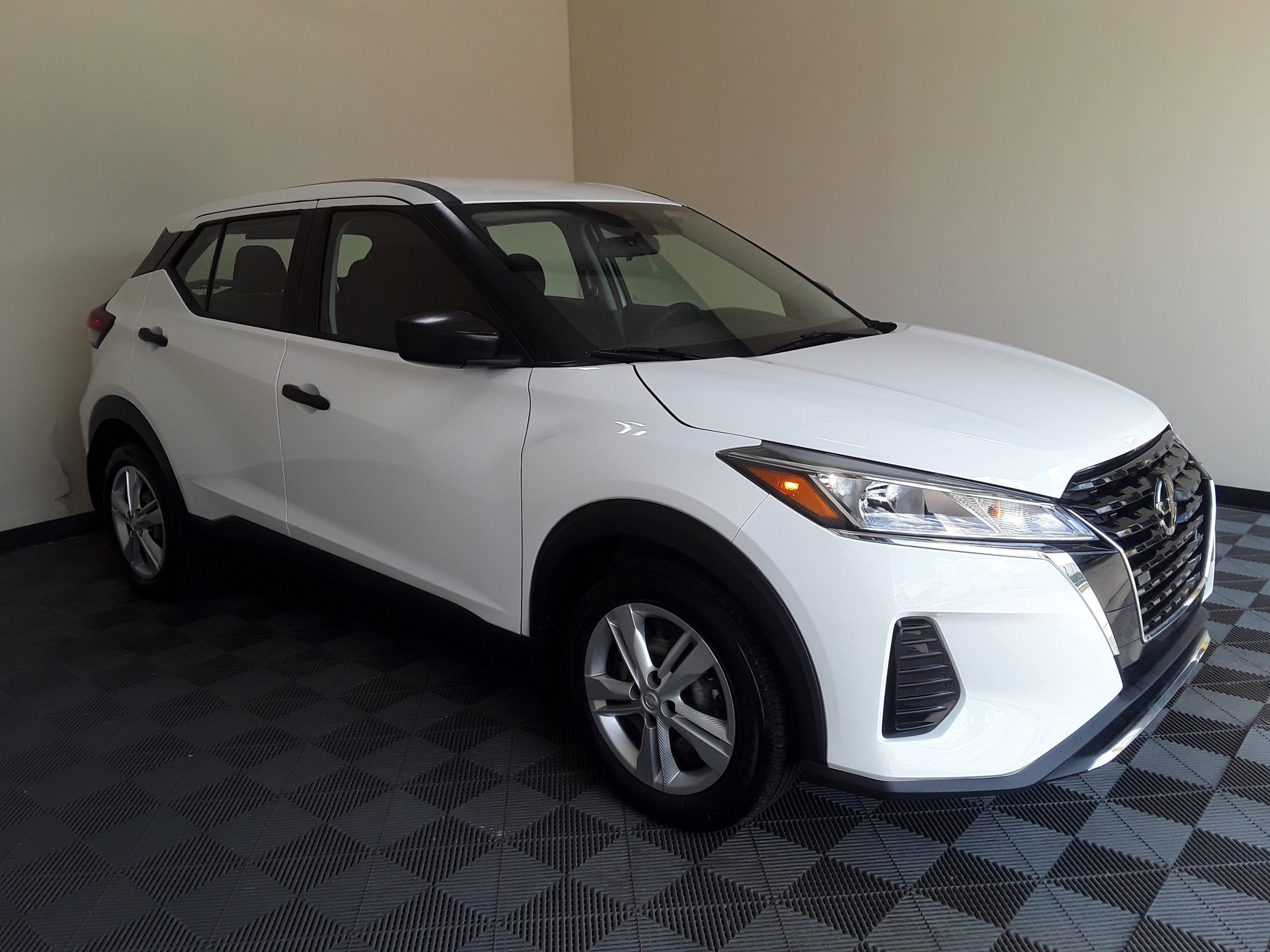 2021 Nissan Kicks S FWD
