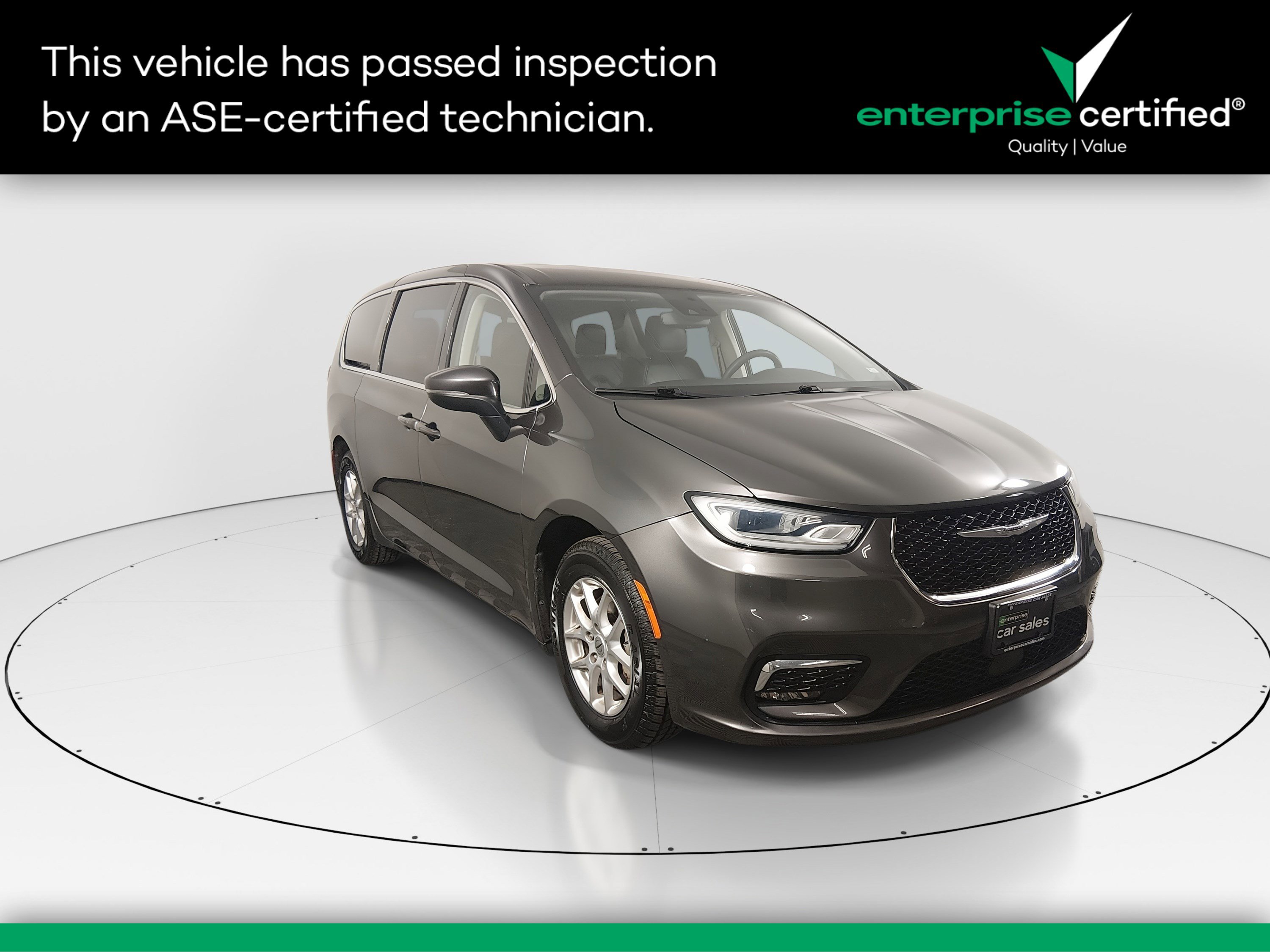 2023 Chrysler Pacifica Touring L's photo