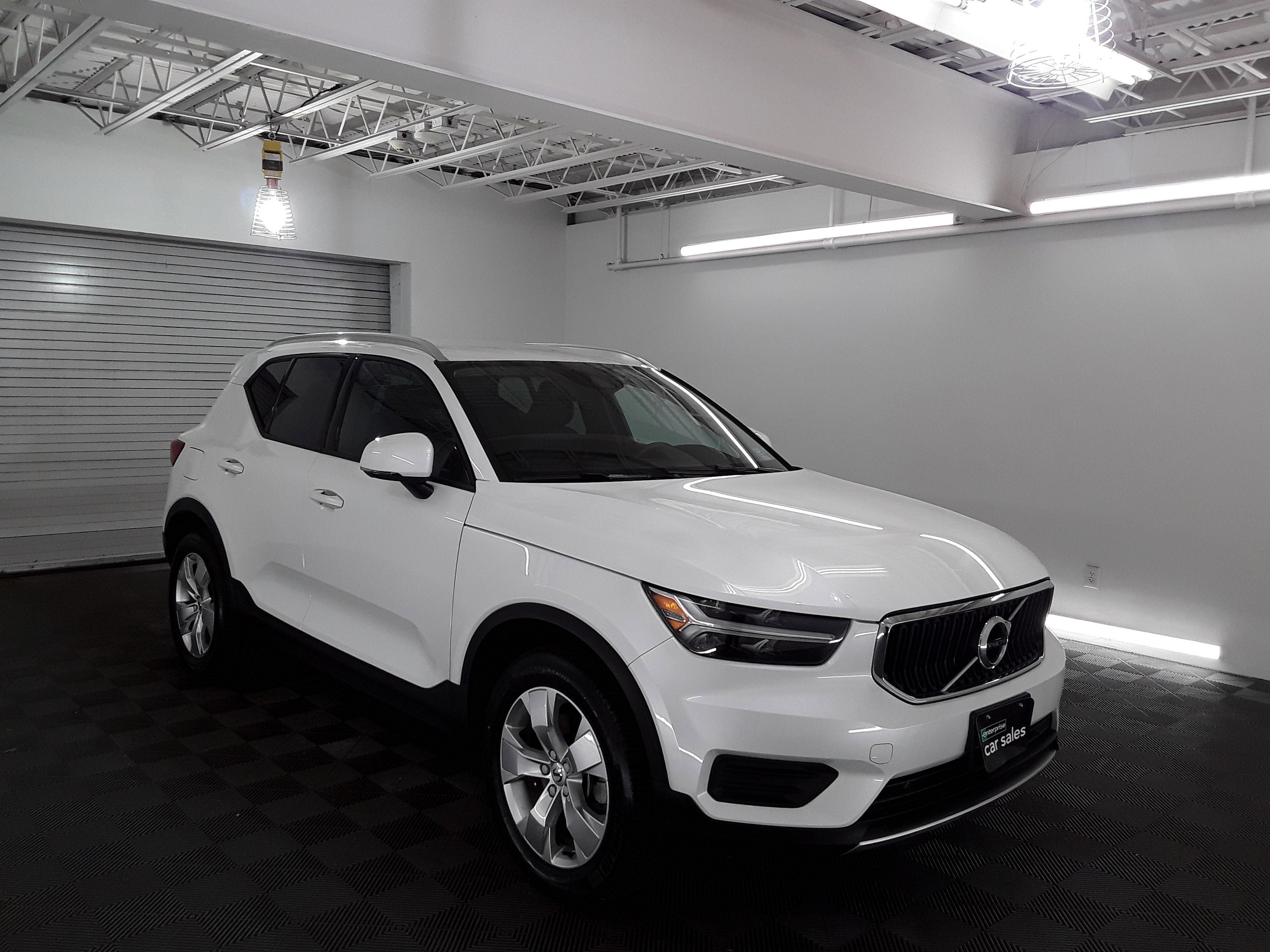 2022 Volvo XC40 T5 AWD Momentum