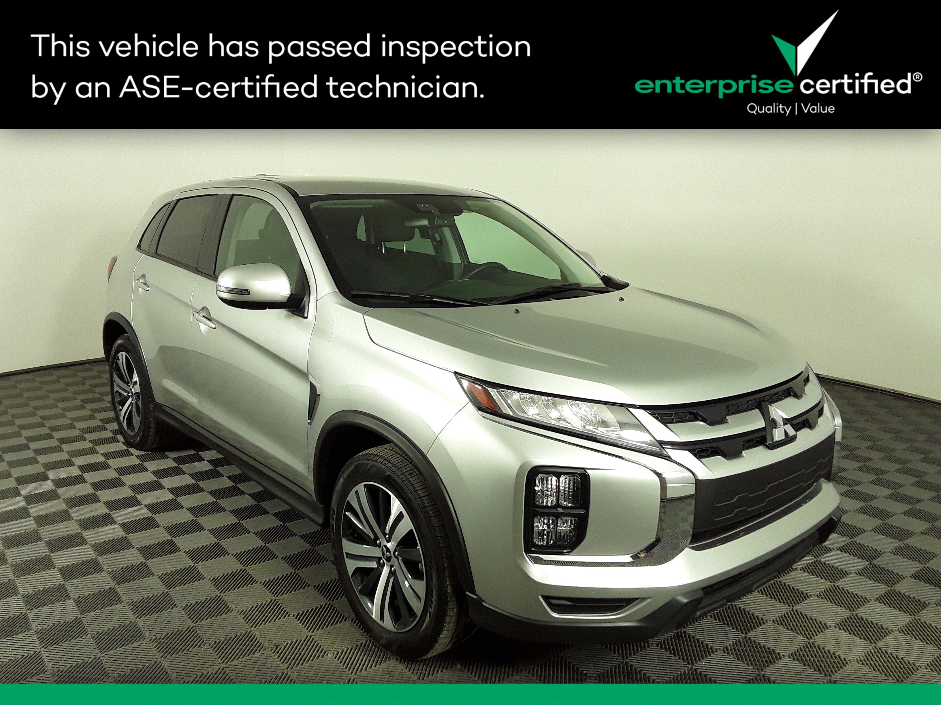 2025 Mitsubishi Outlander Sport SE's photo