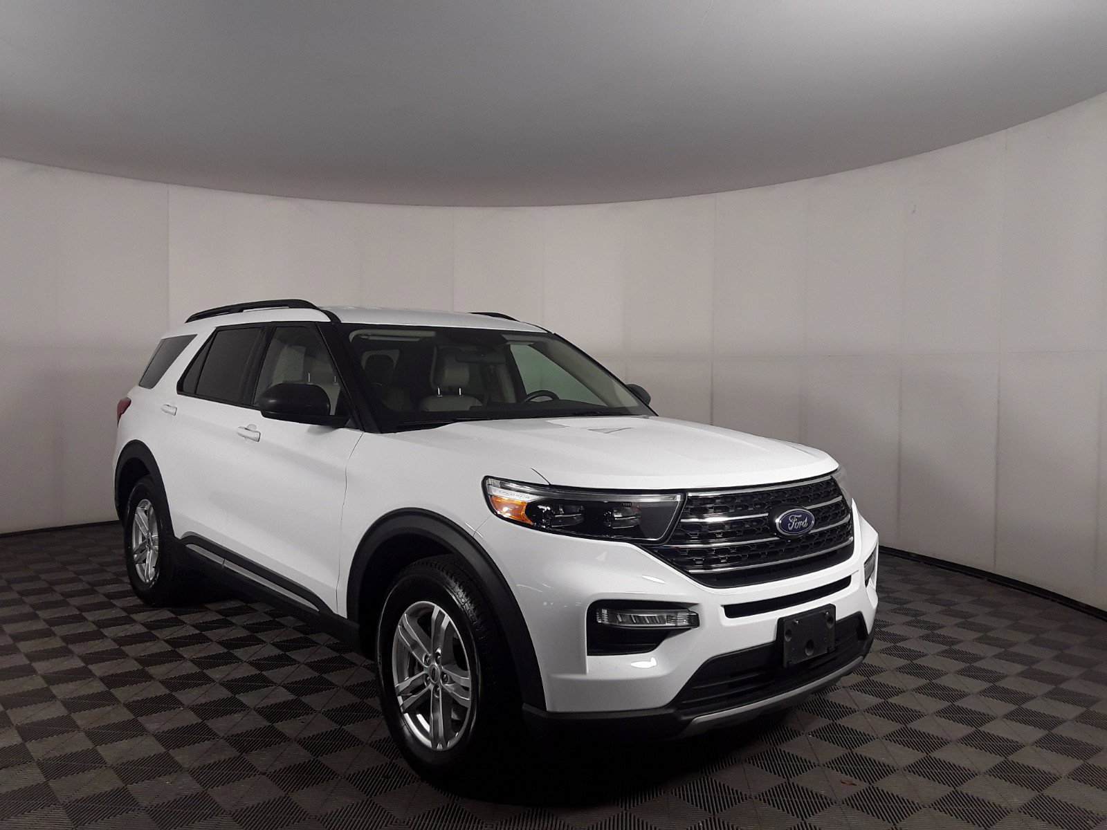 2023 Ford Explorer XLT 4WD