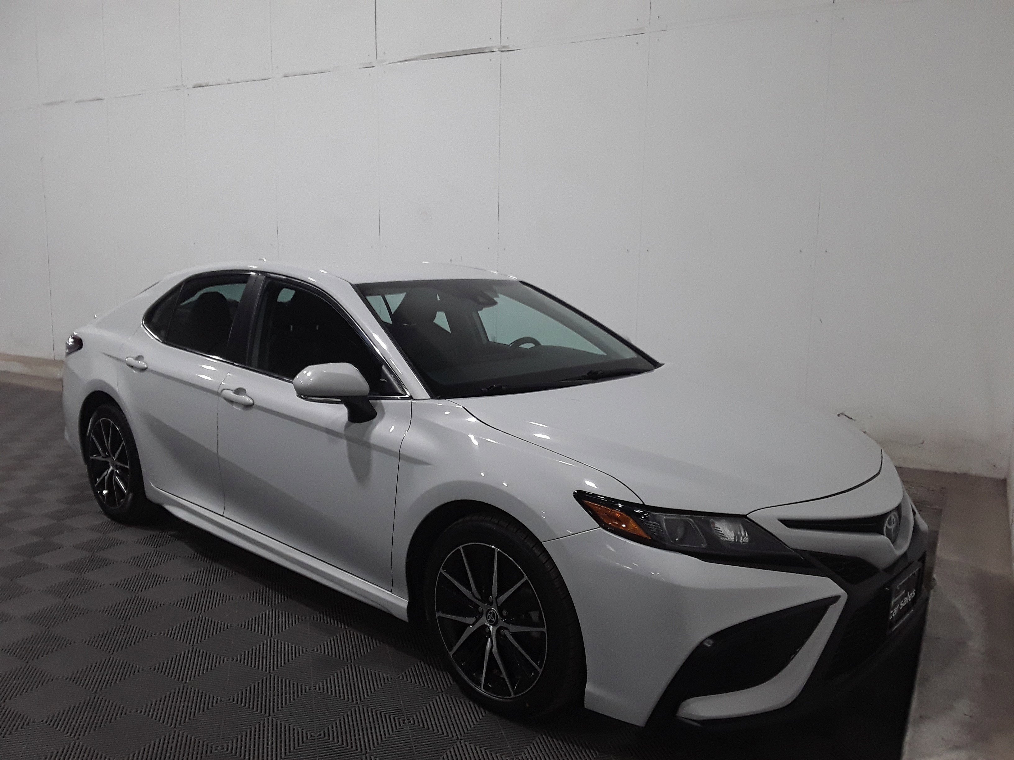 2022 Toyota Camry SE Auto