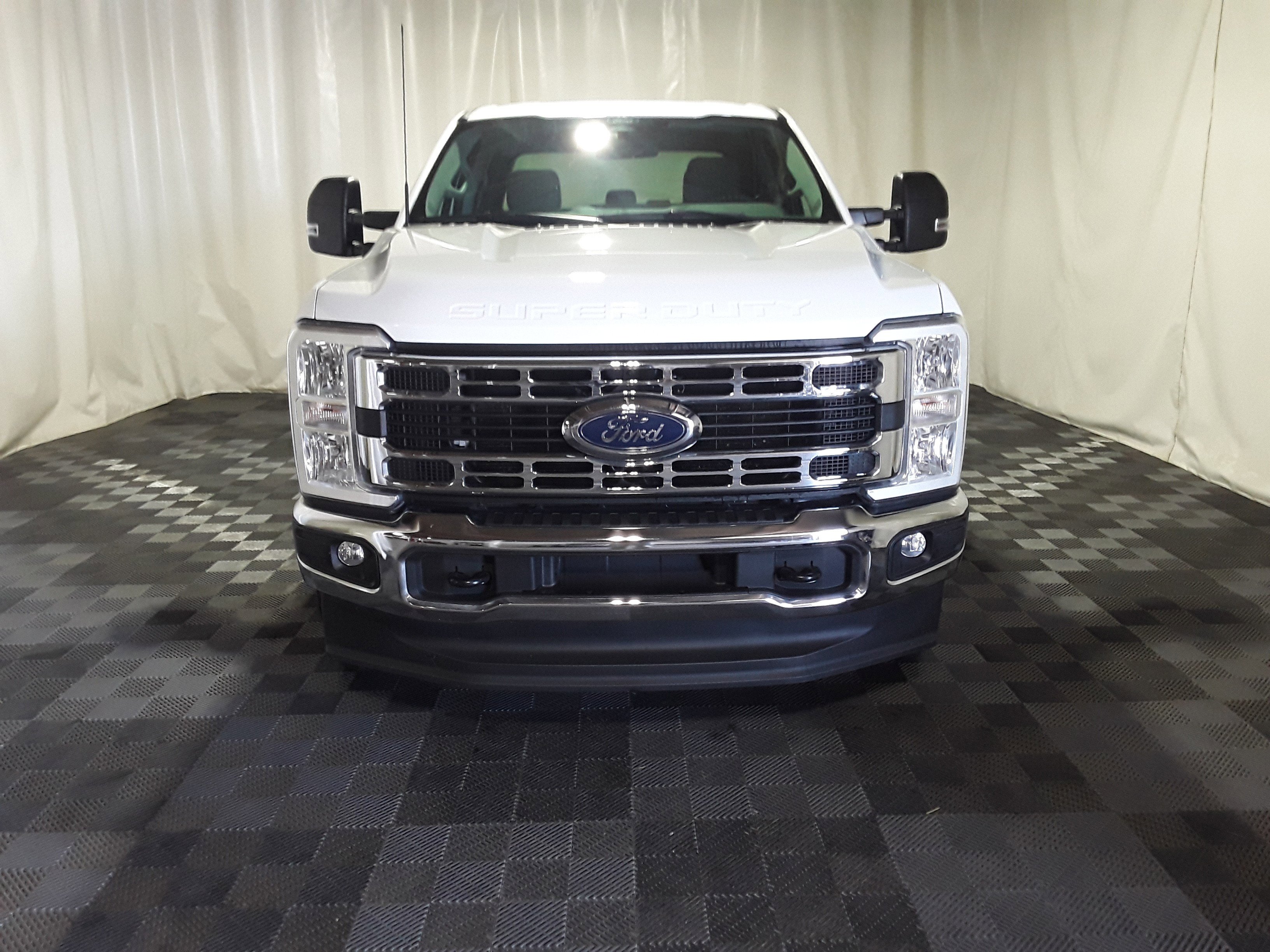 Image of Used 2024 Ford Super Duty F-250 SRW XLT 4WD Crew Cab 6.75' Box